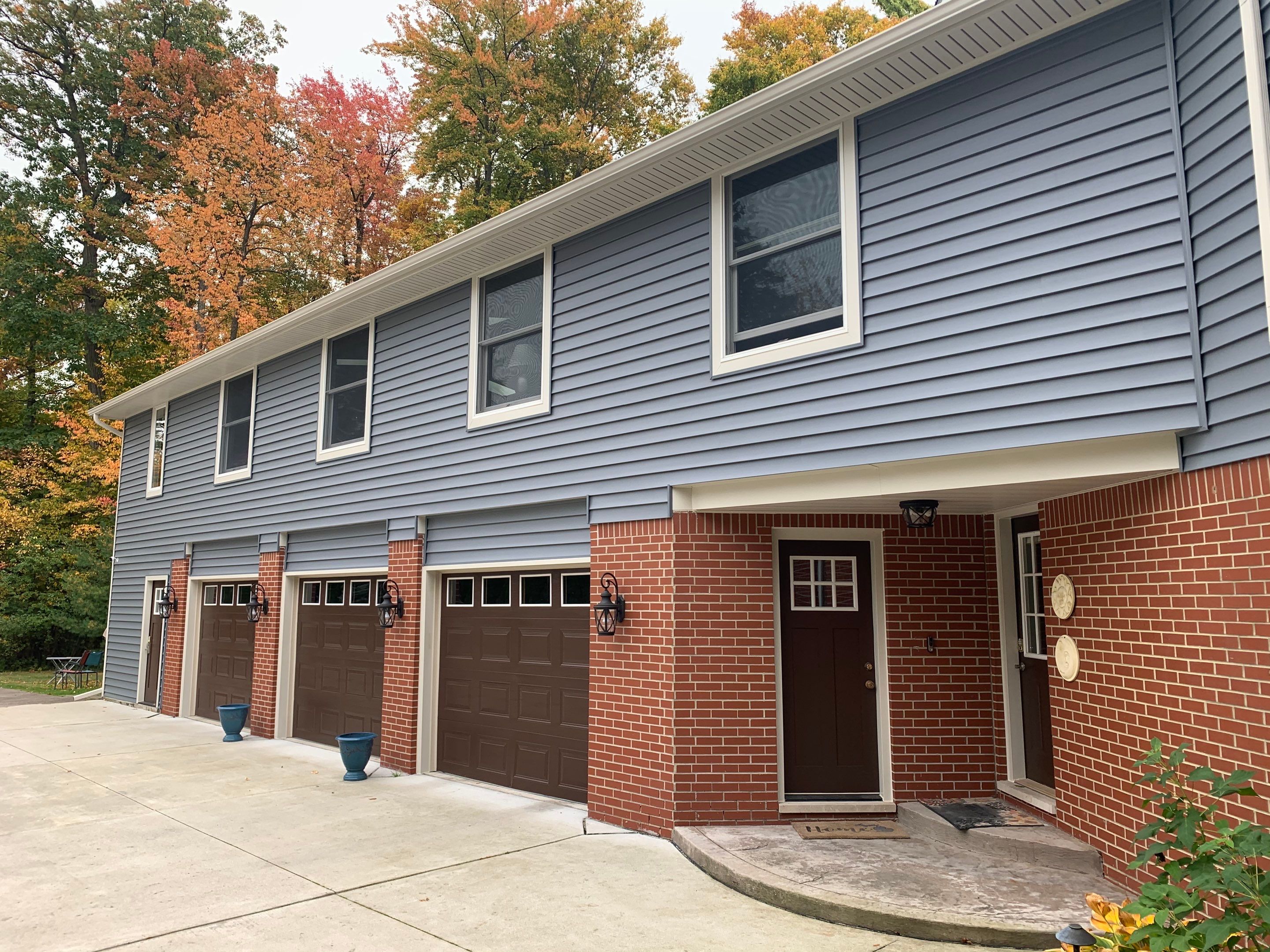 Vinyl Siding Replacement - Private Residence  by Bloomfield Construction & Restoration