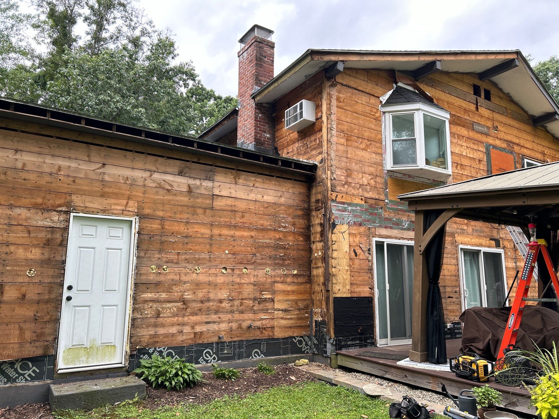 Everlast Composite installed in Acton, MA by UBrothers Construction