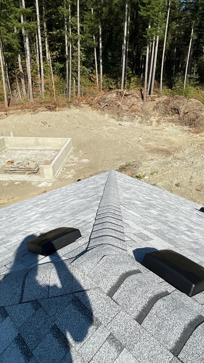 Residential Roofing Installation using OC Oakridge shingles by Top Notch Roofing Inc