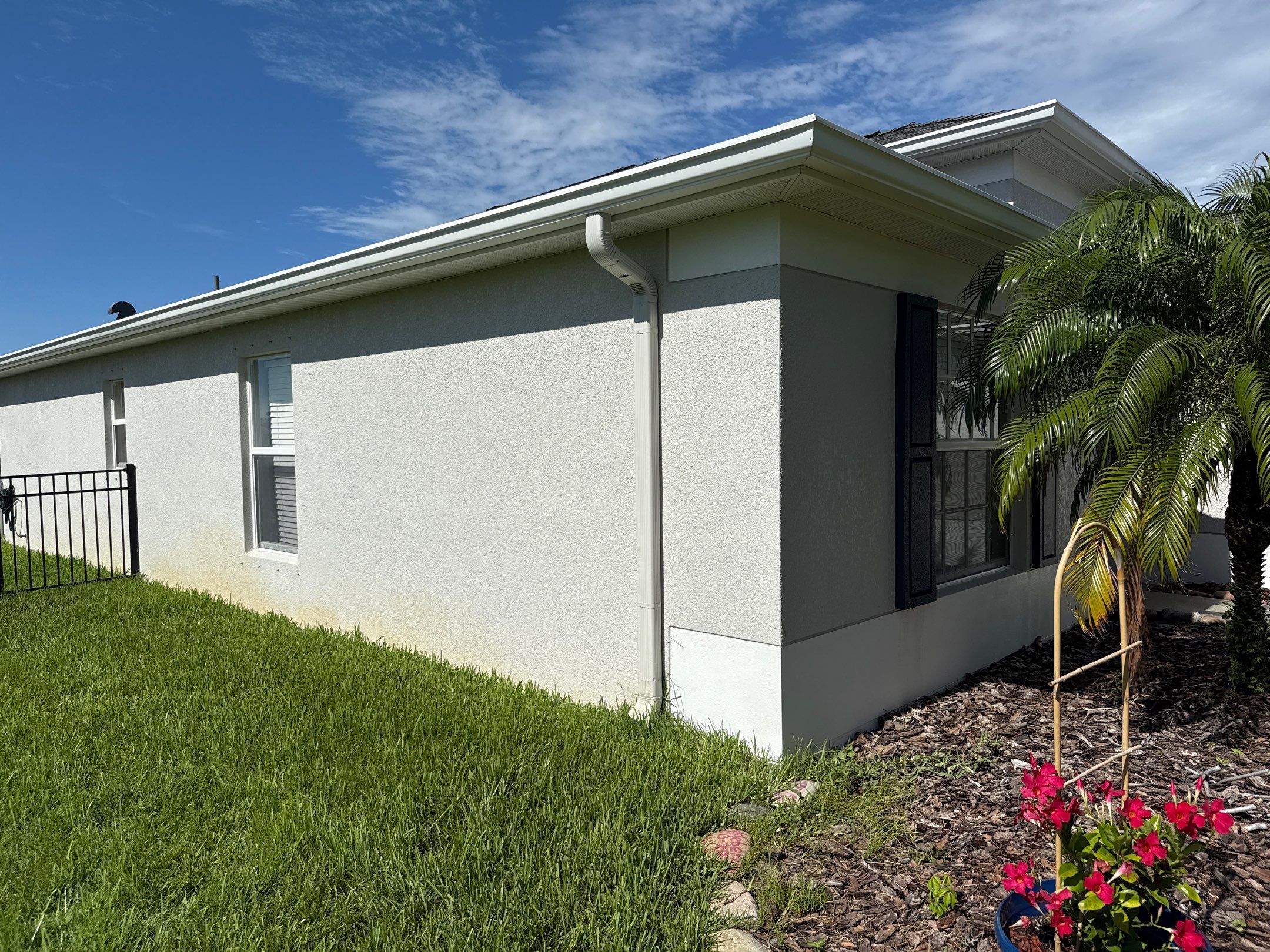 Complete House & Concrete Cleaning in Harrison Ranch Community – Parrish, FL by Sunshine AquaWash