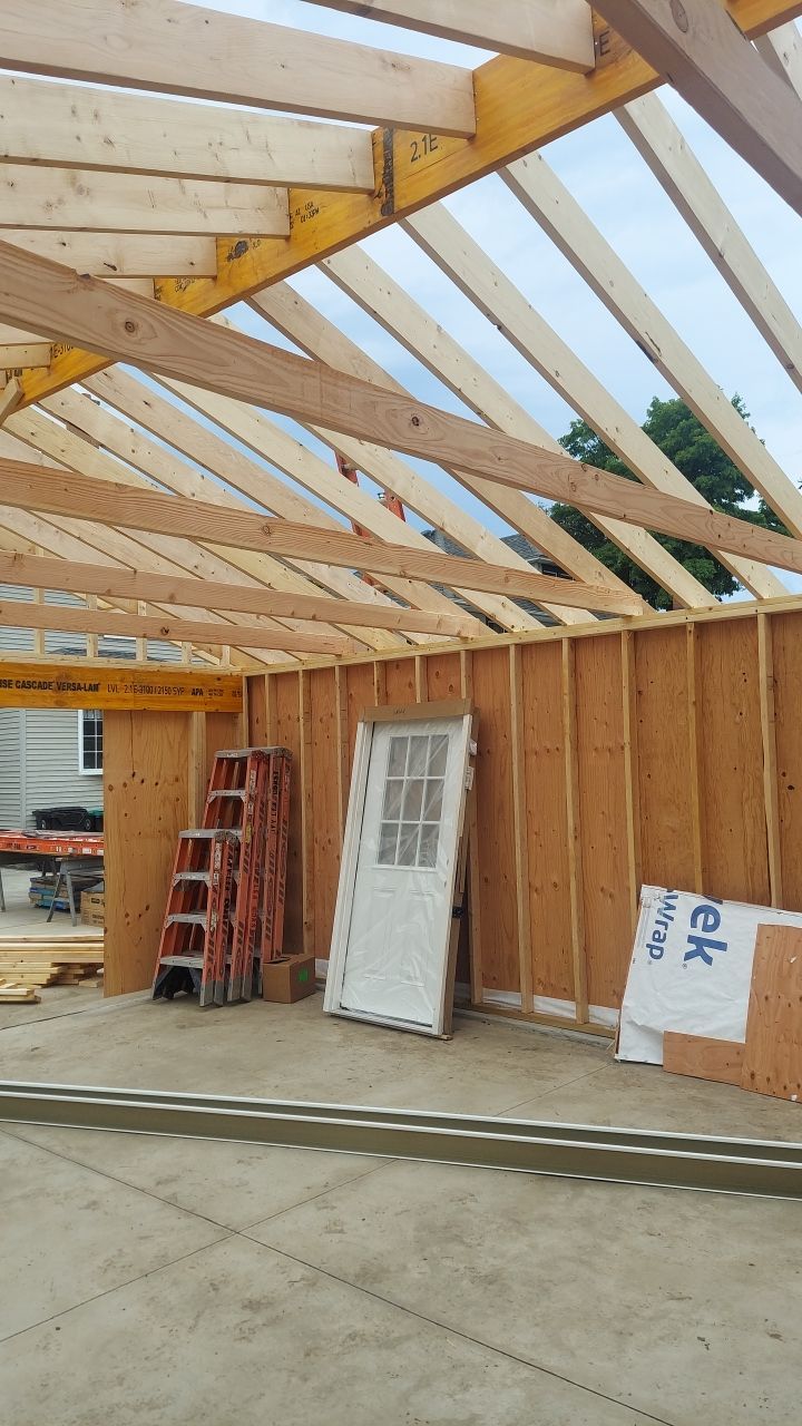 Garage by Ivy Lea Construction