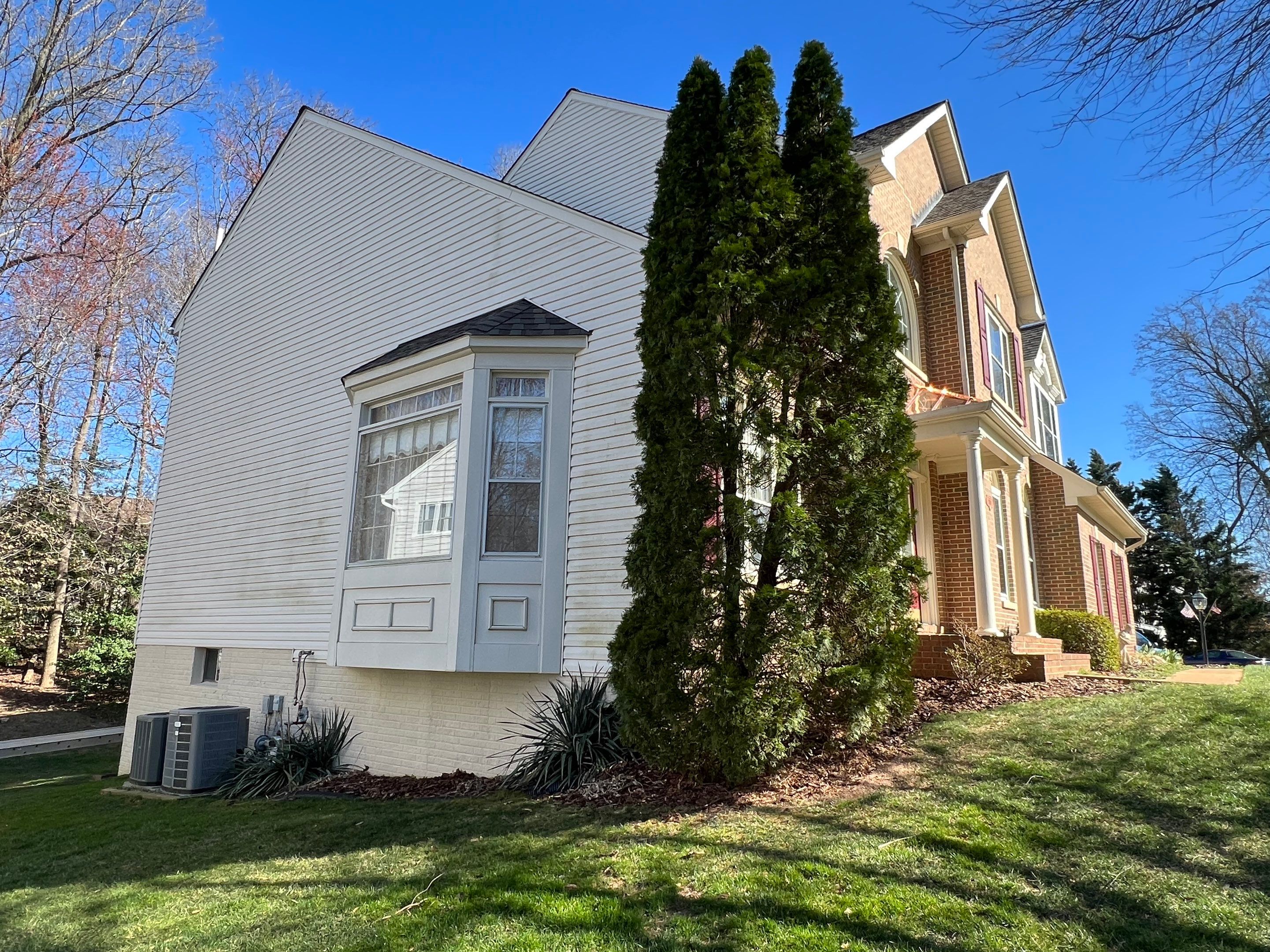 Fairfax Station: CertainTeed Landmark Pro Designer Shingles in Max Def Weathered Wood by RM Banning, Inc.