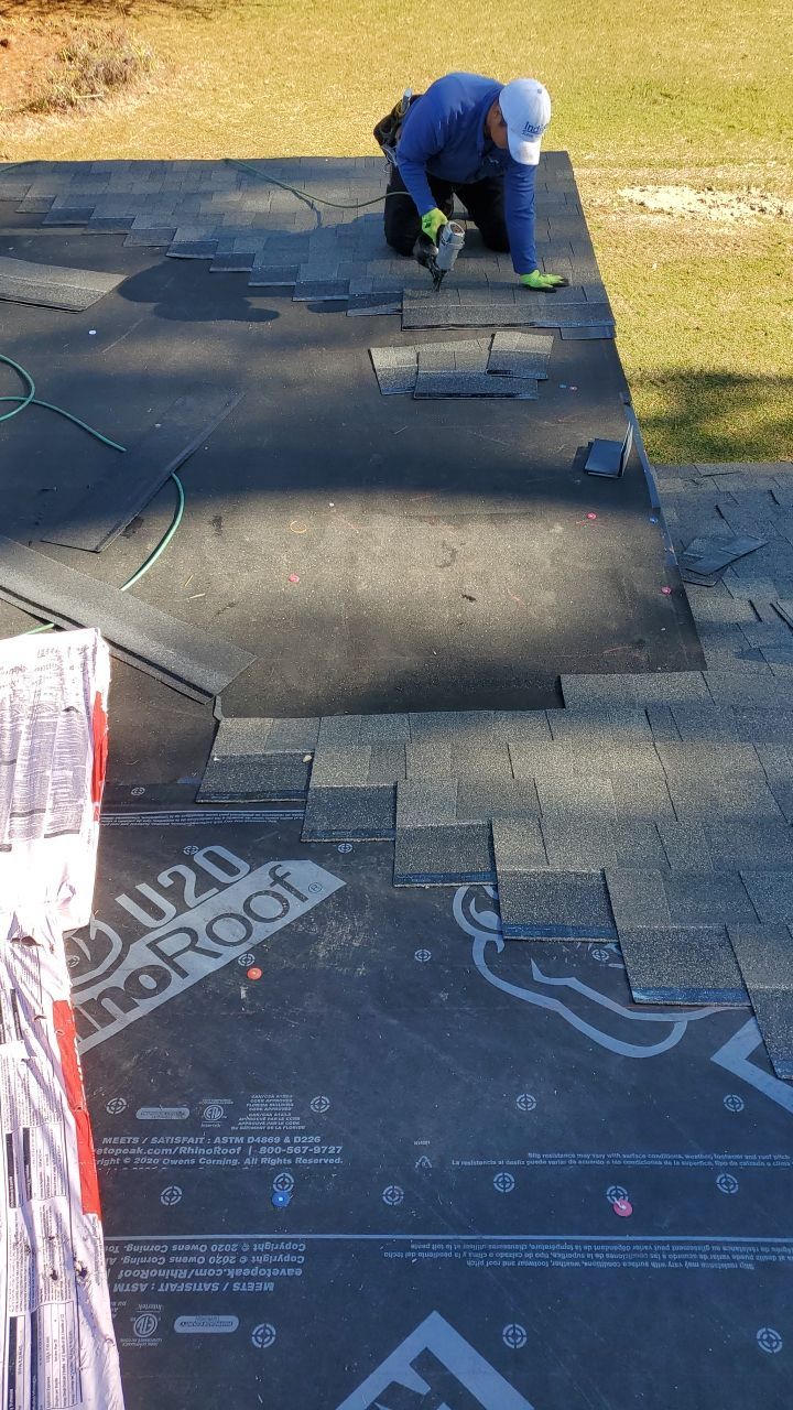 Residential Roofing Installation using Owens Corning Oakridge- Williamsburg Gray by Indigo State Roofing