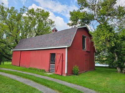 Barn Asphalt Roofing Installation 