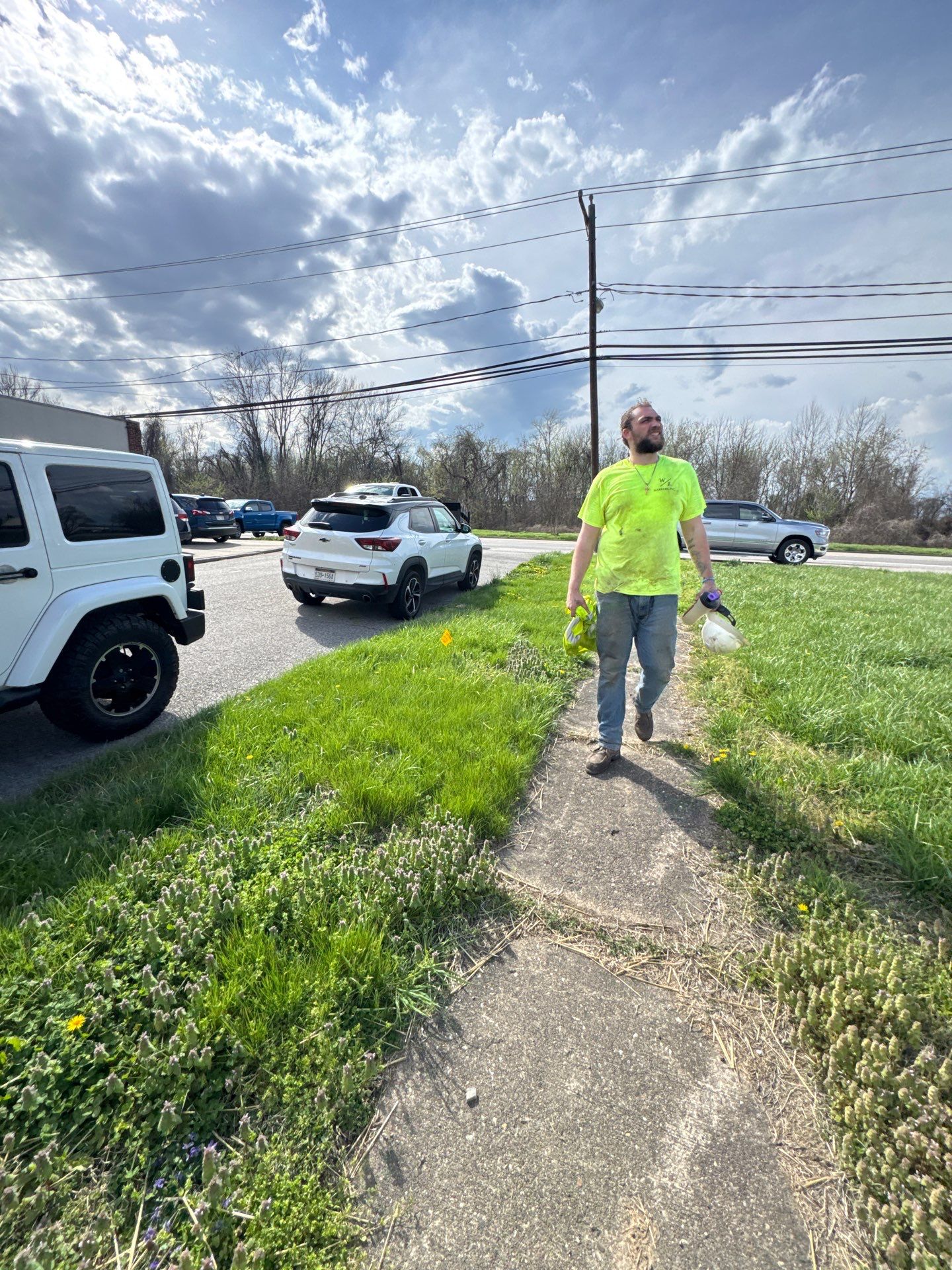 Project in Nitro, WV 	Rotator Crane Lifts Tree Off House | Nitro WV 	•	One Wrong Move Job | Rotator Crane Tree Removal 	•	Heavy Rescue Tree Job | Nitro WV 	•	Extreme Tree Removal Over Home | Nitro WV by Jones Empire LLC
