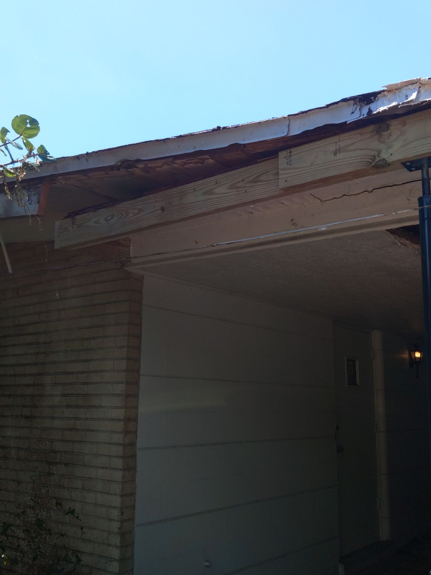 Gutter and Fascia Repair and Maintenance in Siesta Key FL by Gutter Professors