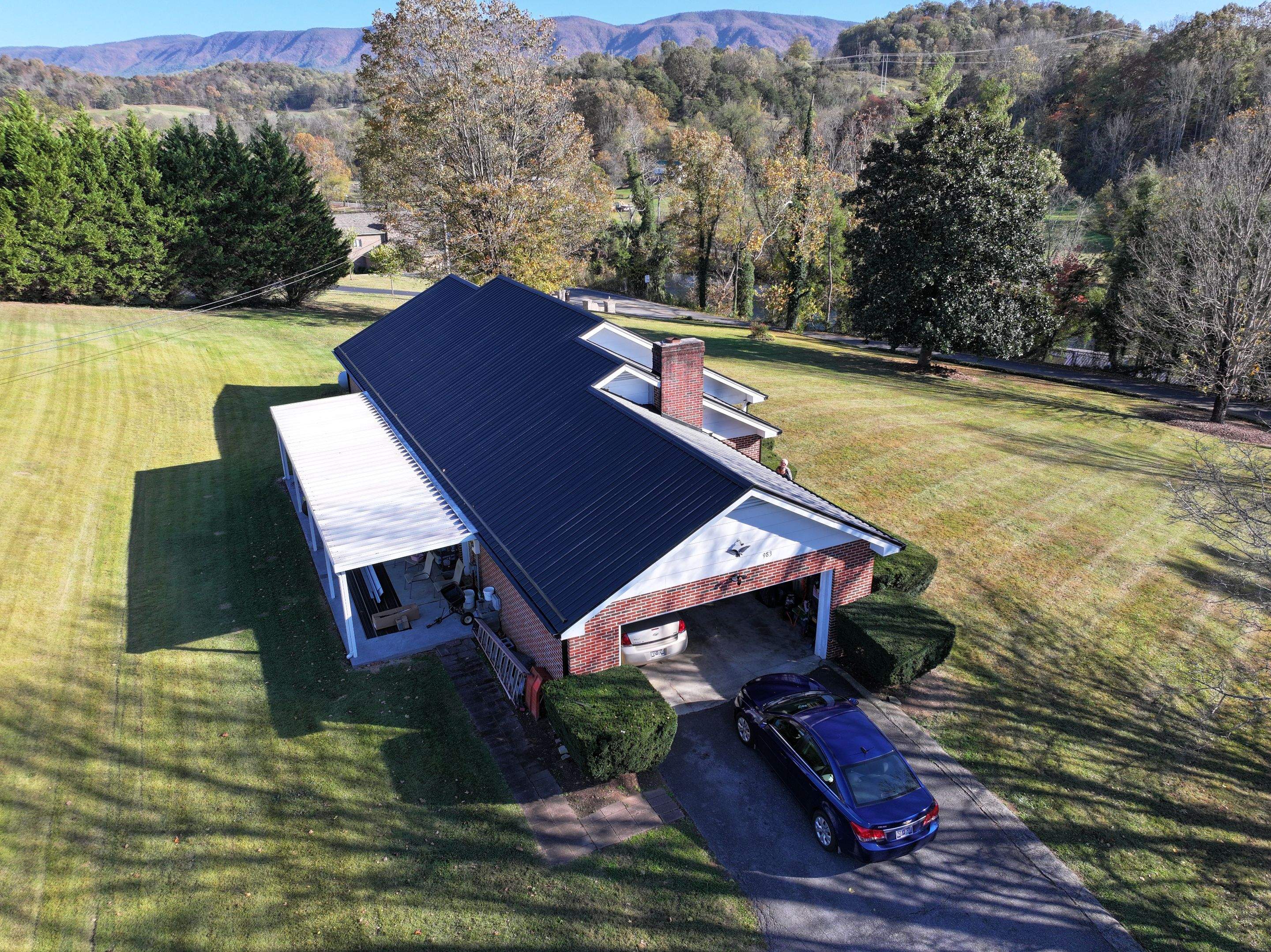 Hardin Residence by Omnia Roofing