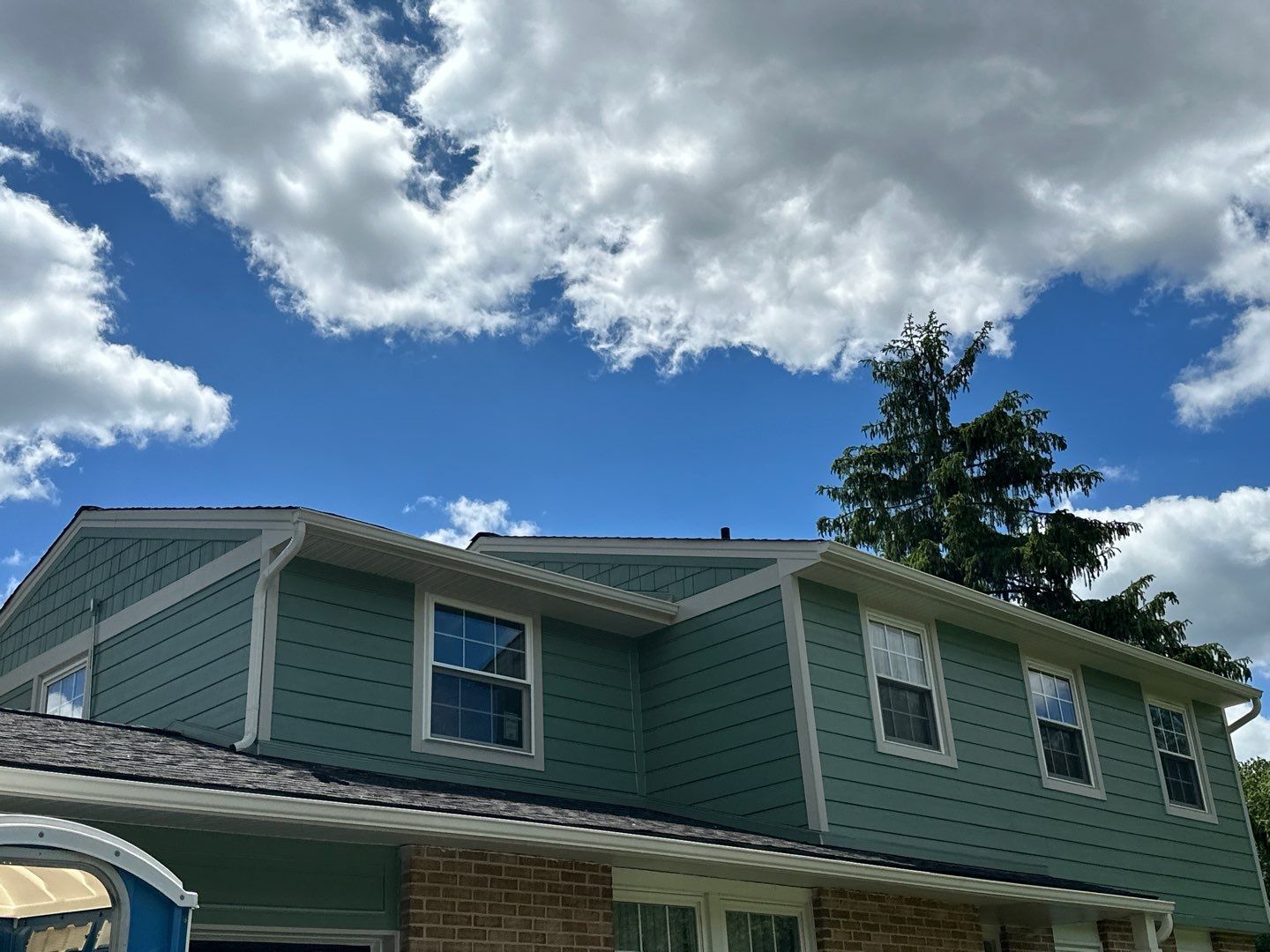 Siding Installation using JH Cedarmill Plank Dream by ExteriorPros