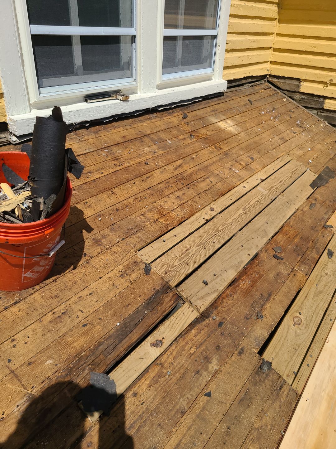 Arlington: CertainTeed Landmark Designer Shingles in Moire Black by RM Banning, Inc.