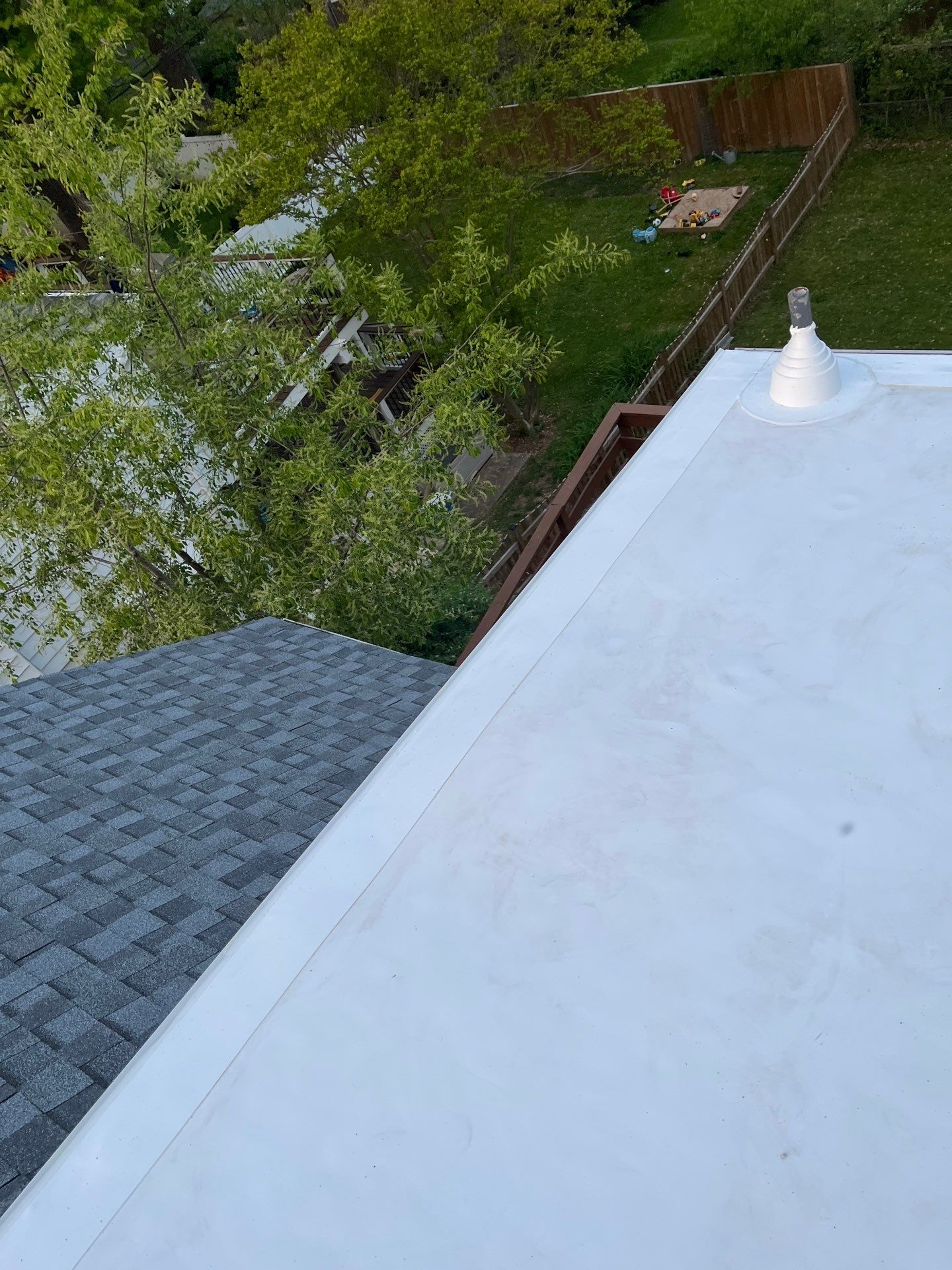 Falls Church: CertainTeed Landmark Pro Designer Shingles in Max Def Pewter by RM Banning, Inc.