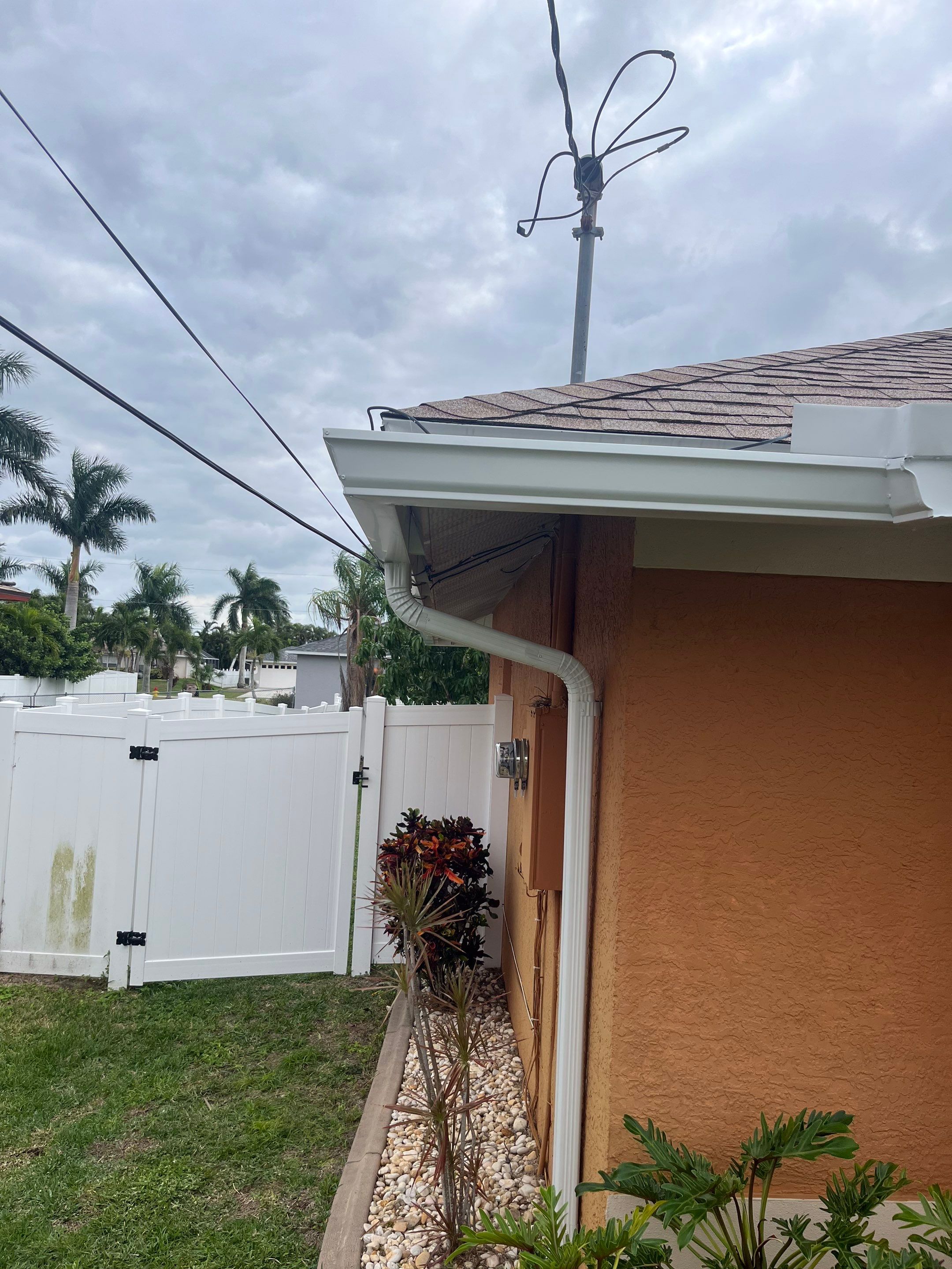 White 6-Inch Seamless Gutters in Cape Coral FL by Gutter Professors
