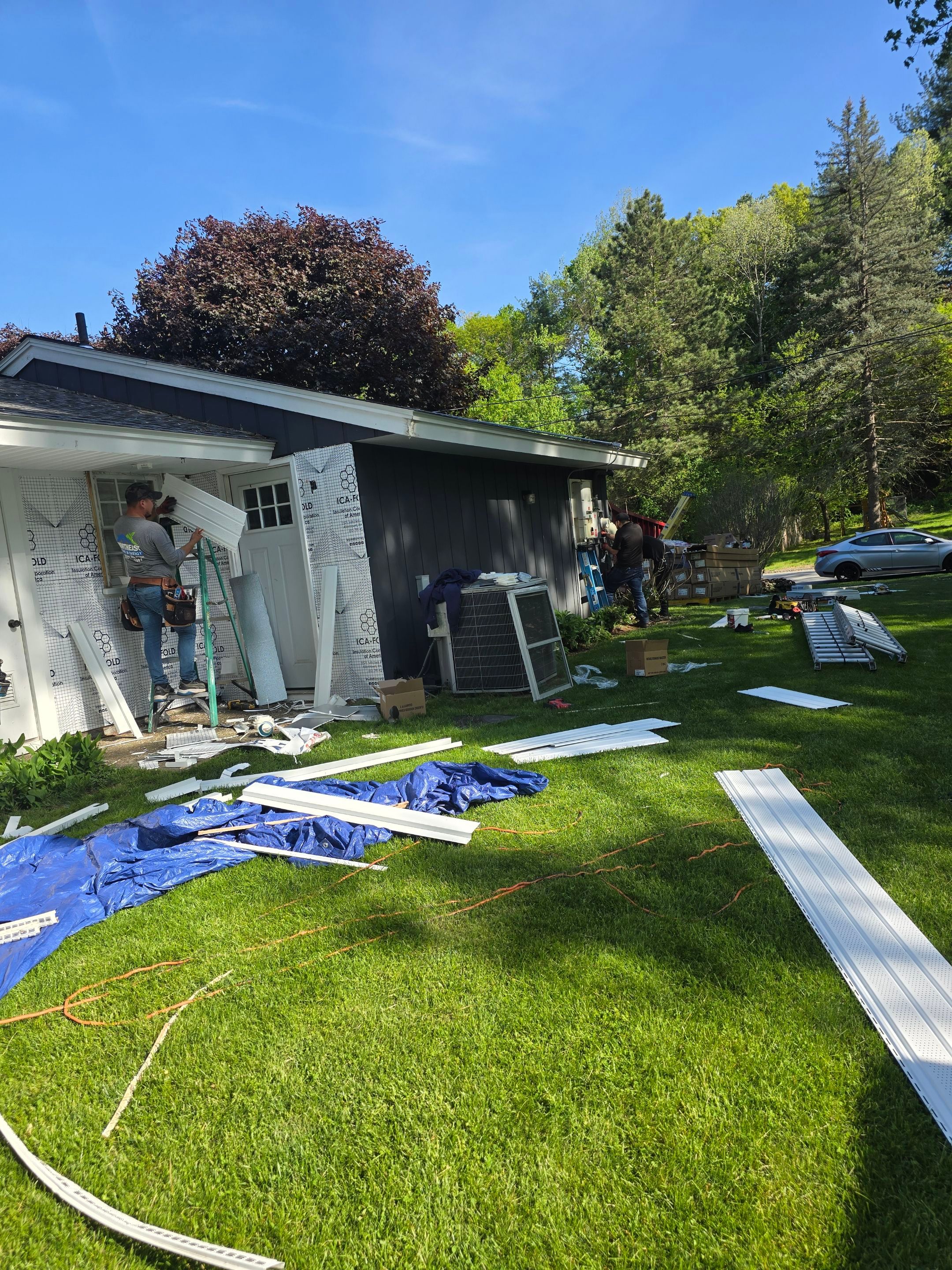 Vinyl Siding Transformation – Pacific Blue by Mighty Dog Roofing of Greater Middlesex County