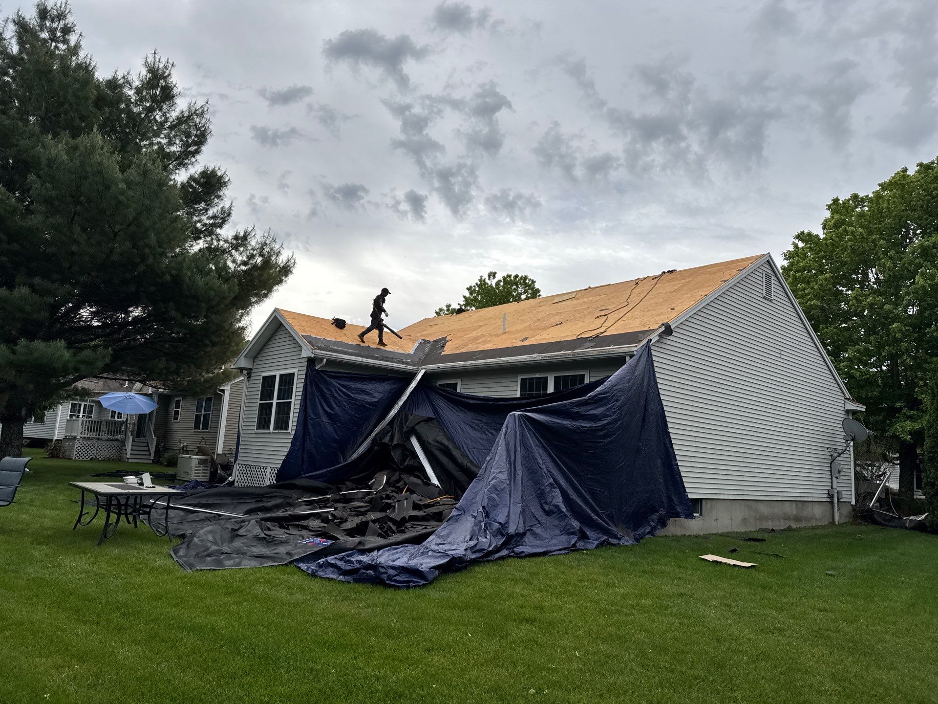 Hudson, NH Roof Replacement with GAF Timberline HDZ Shingles and Grace Ice & Water Shield by Compass exteriors