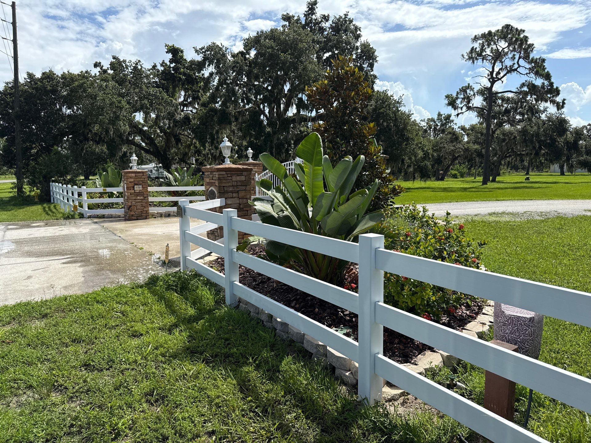 🐎 Vinyl Horse Fence, Entrance Cleaning + House Wash – Parrish, FL by Sunshine AquaWash