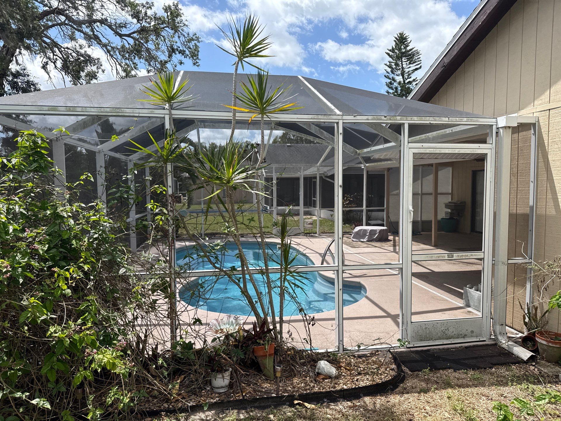 Pool Cage & Painted Pool Deck Cleaning in Sarasota, FL | Soft Wash by Sunshine AquaWash