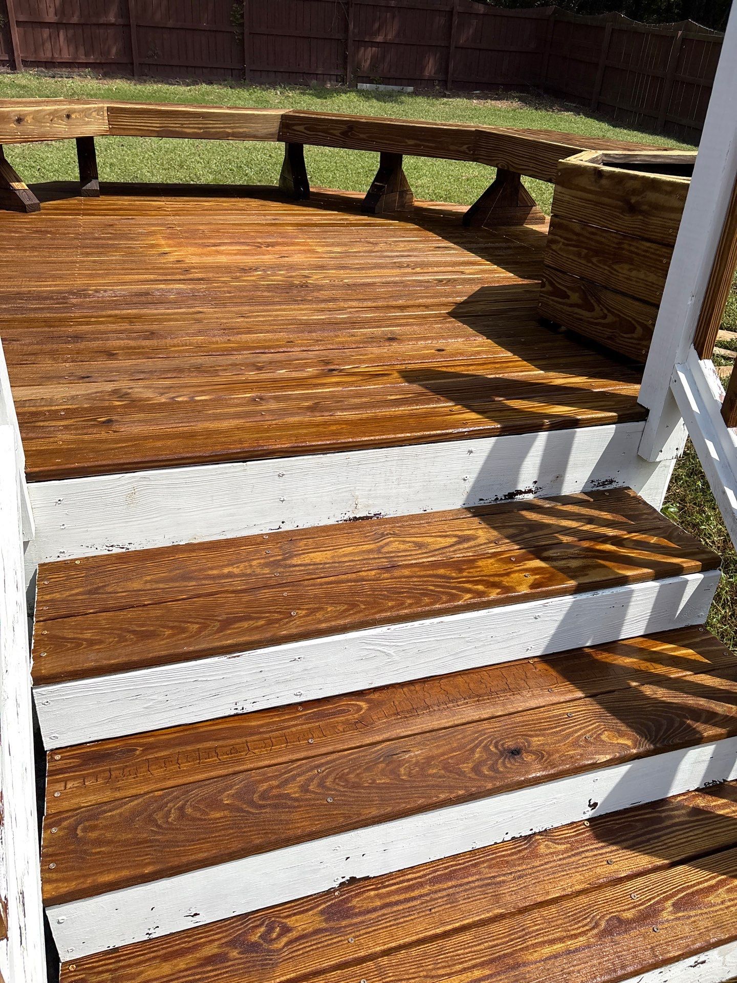 Wood Deck using Wood Sealant by DuraSeal