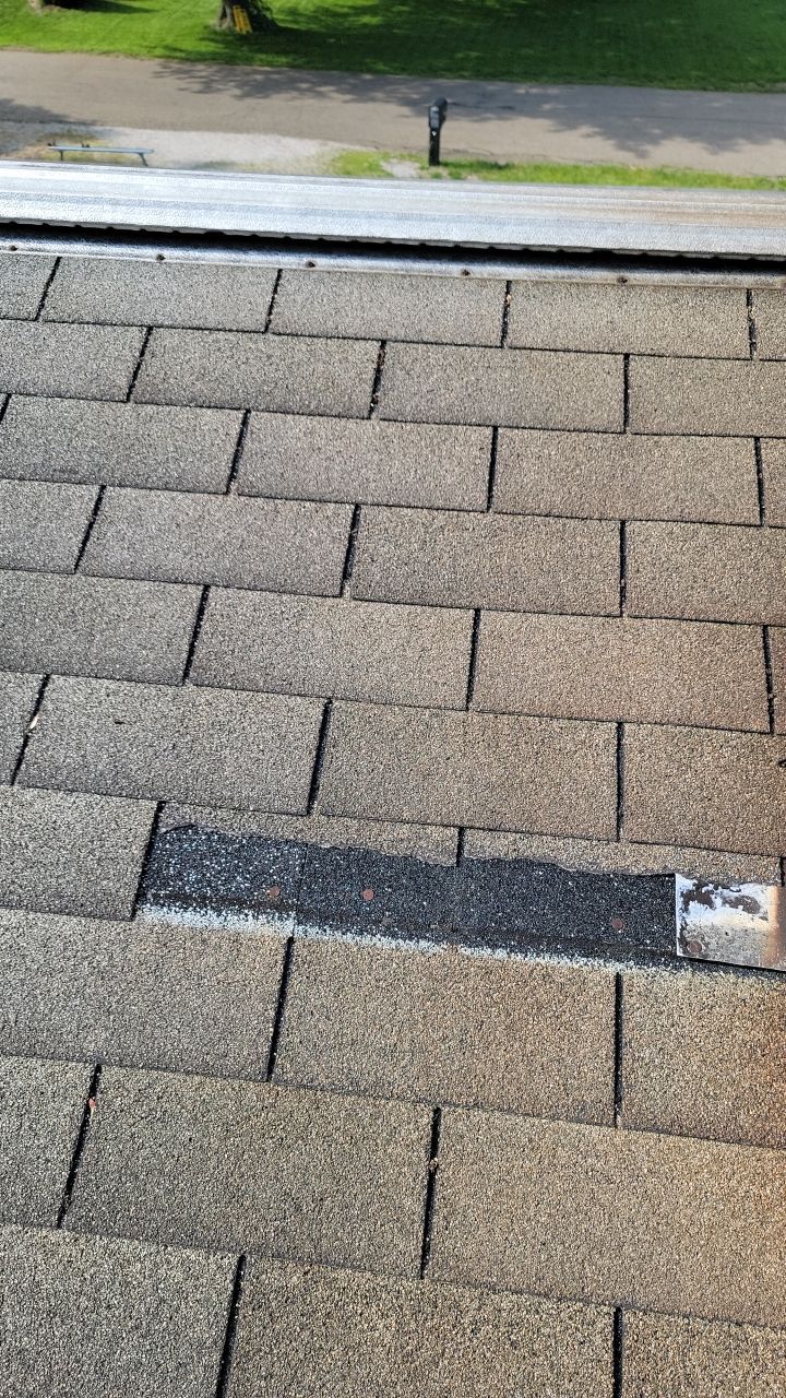 Brand: Atlas Pinnacle Color: Pristine Scotchgarde Pewter Drip: White by Eagle Eye Roofing