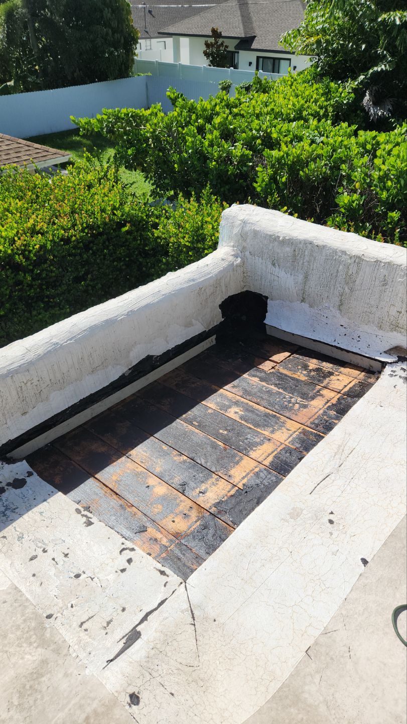 Flat Roof Leak Repair and Parapet Sealing in West Palm Beach by Aastro Roofing
