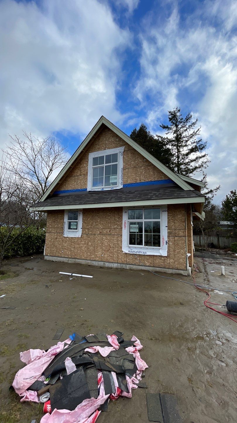 Residential Roofing Installation using OC Oakridge shingles by Top Notch Roofing Inc
