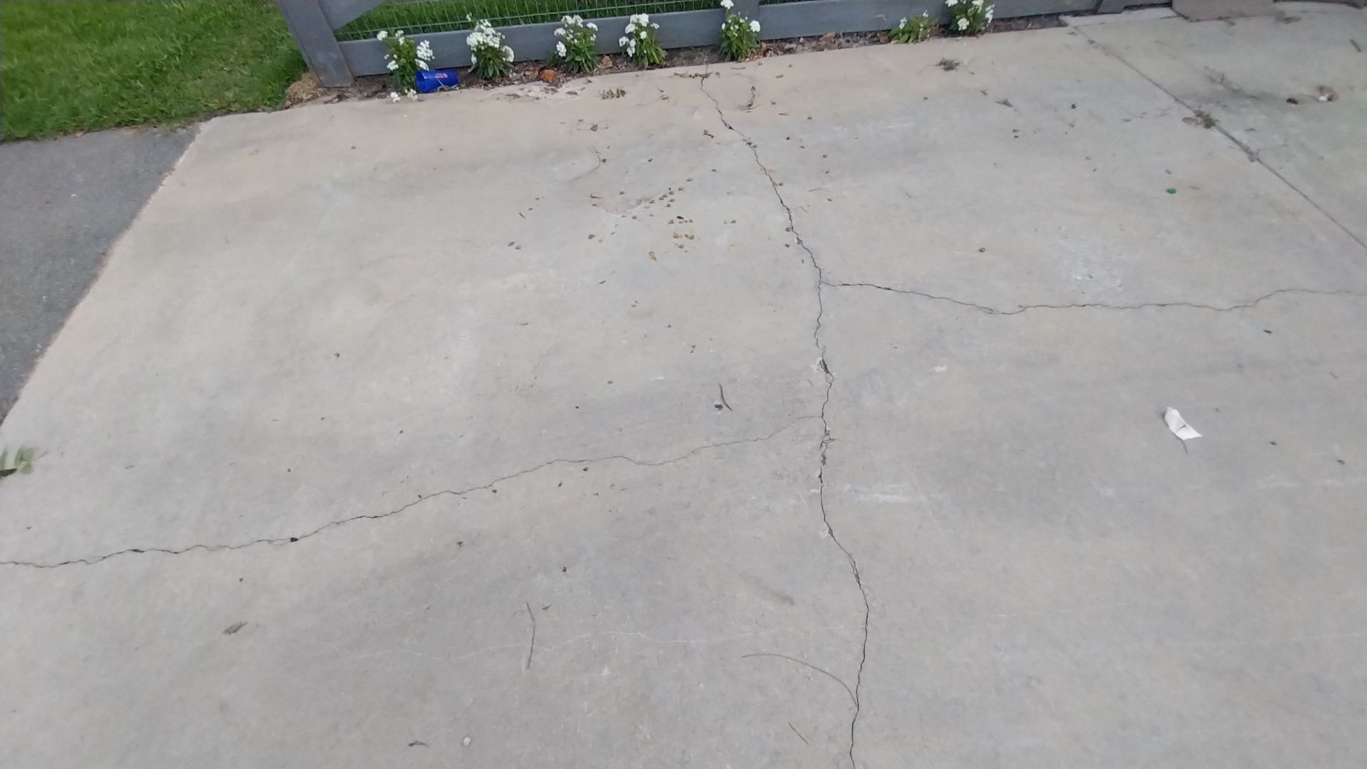 No better feeling than LOVING your new lifetime concrete floors 🤩 by Deese Elite Concrete Coatings