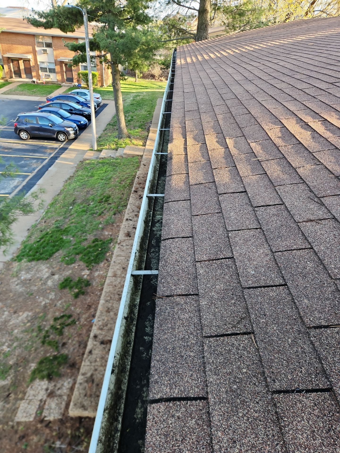 Commercial gutter cleaning St. Louis after photo with clean gutters