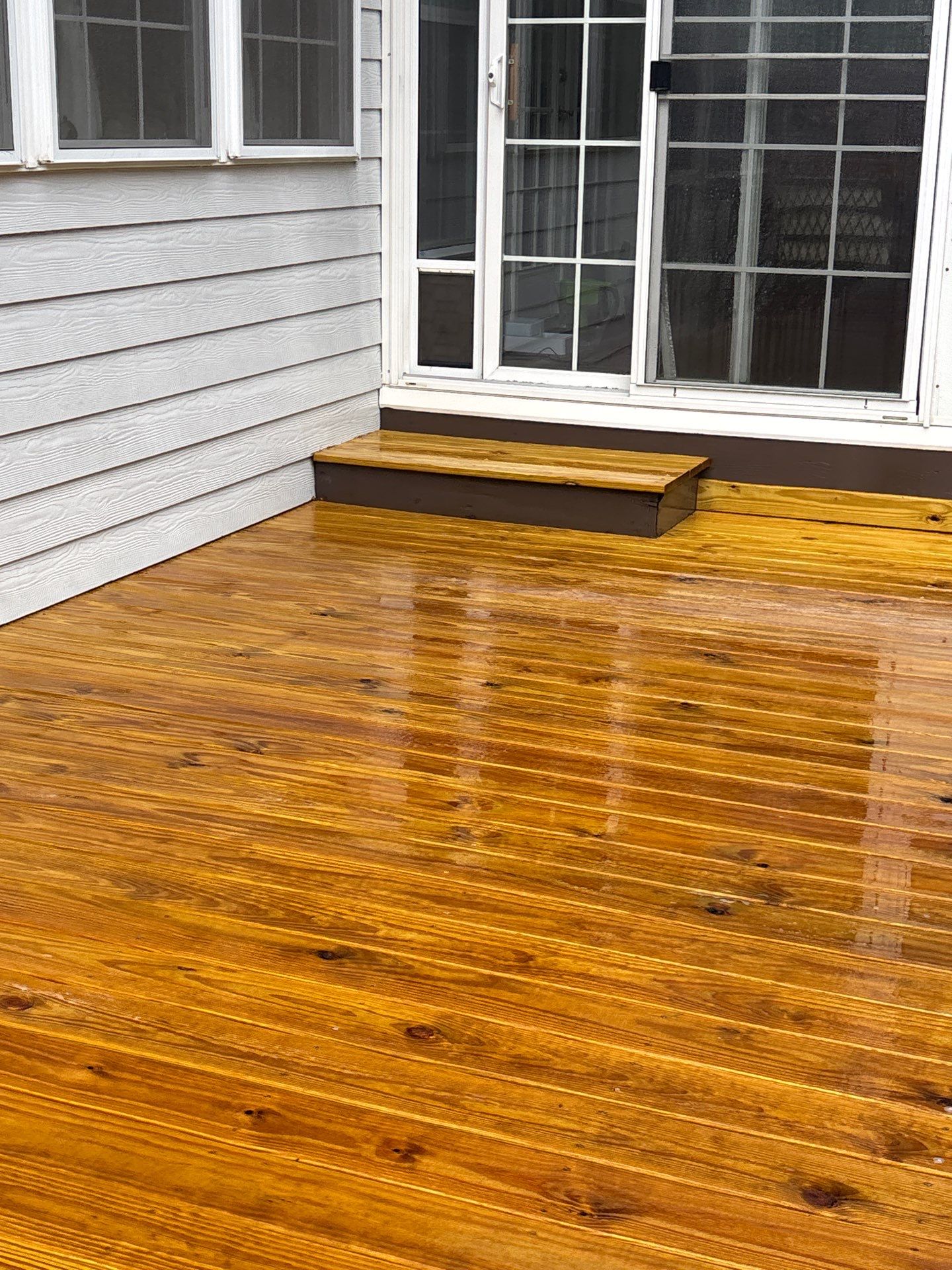 Wood Deck using Wood Sealant by DuraSeal