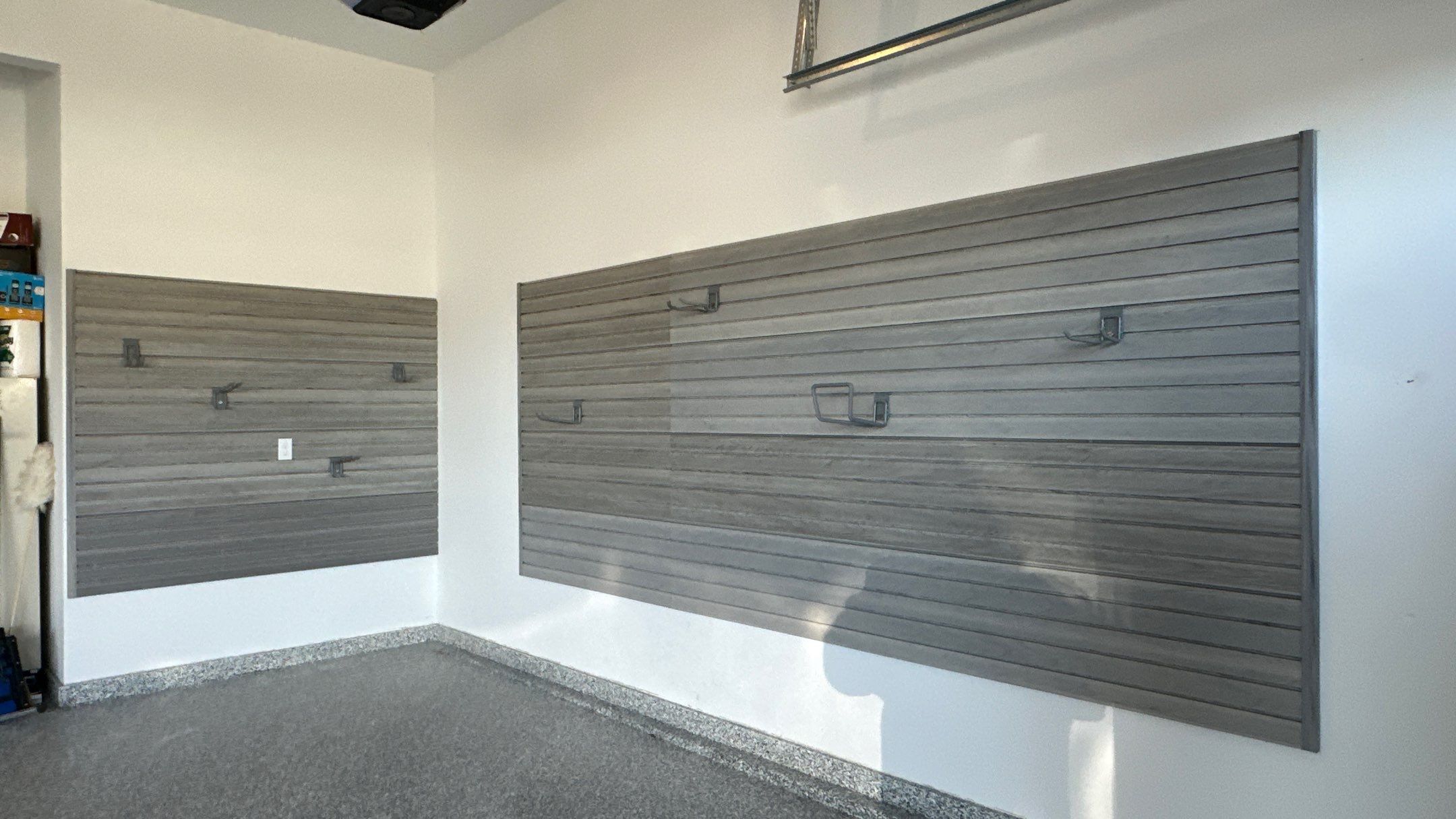 Stonhenge flake floors just look great. Wow!!! by Banner Garage