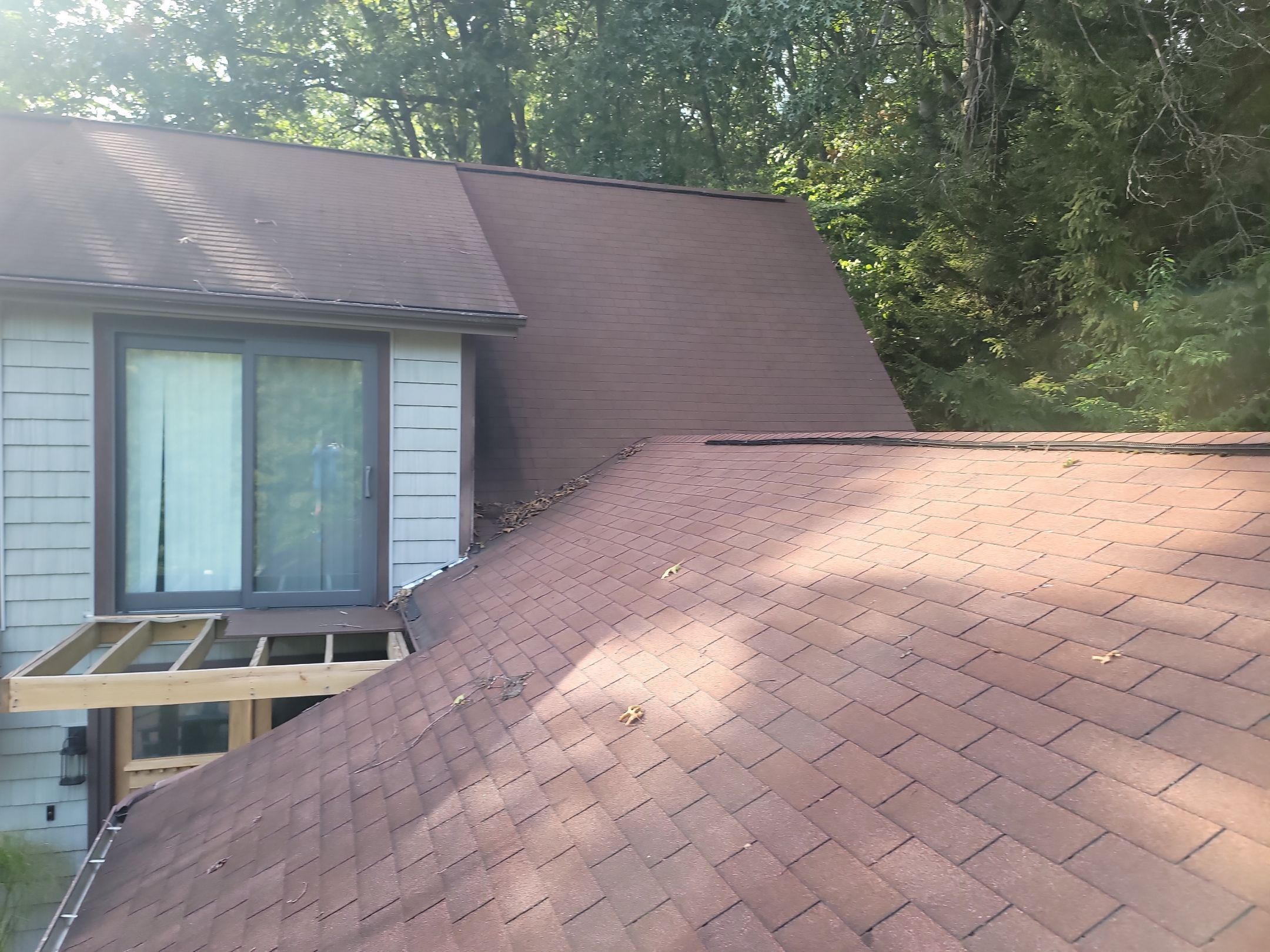 ATLAS PINNACLE COLOR: BURNT HICKORY DRIP EDGE: MUSKET BROWN by Eagle Eye Roofing