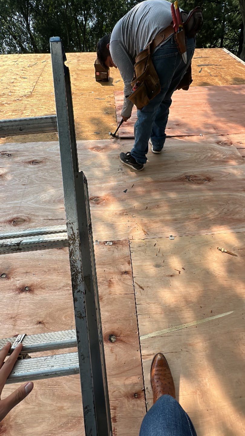 Burke: CertainTeed Landmark Pro Architectural Shingles in Max Def Weathered Wood by RM Banning, Inc.