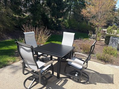 Telescope Dining Set