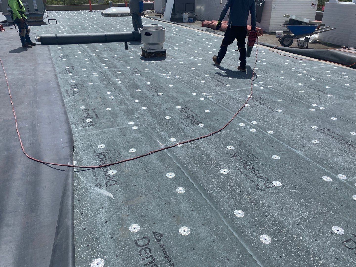 Commercial Roofing Installation using MuleHide EPDM .60 - BLACK by A to Z Roofing