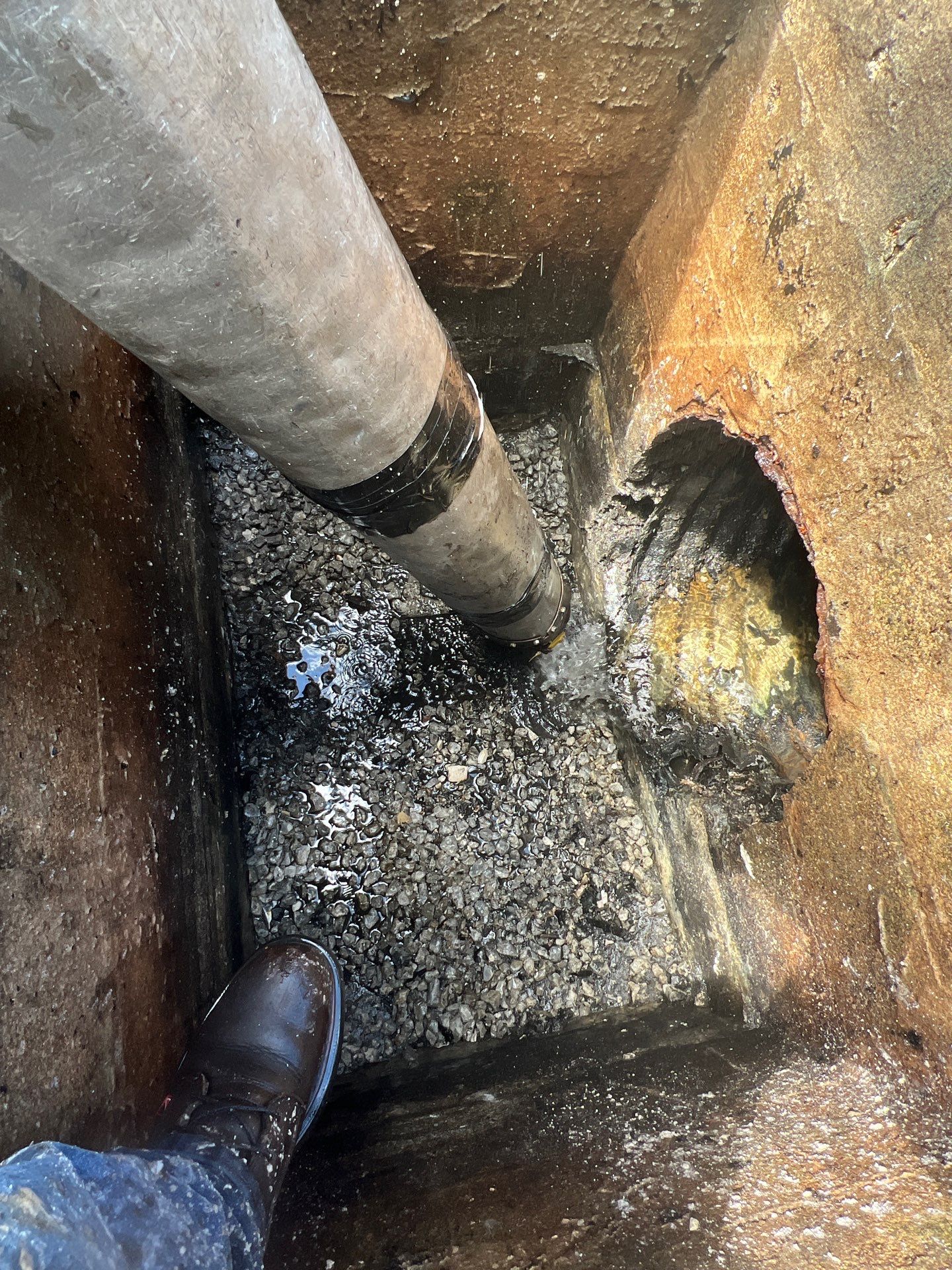 Marco Island Condo Stormwater System Maintenance and Standing Water Removal by APS Power & Water