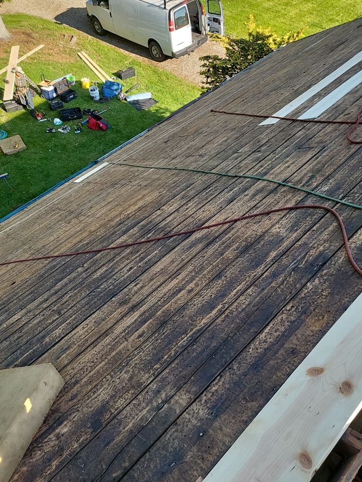 ATLAS PINNACLE COLOR: WEATHERED SHADOW by Eagle Eye Roofing