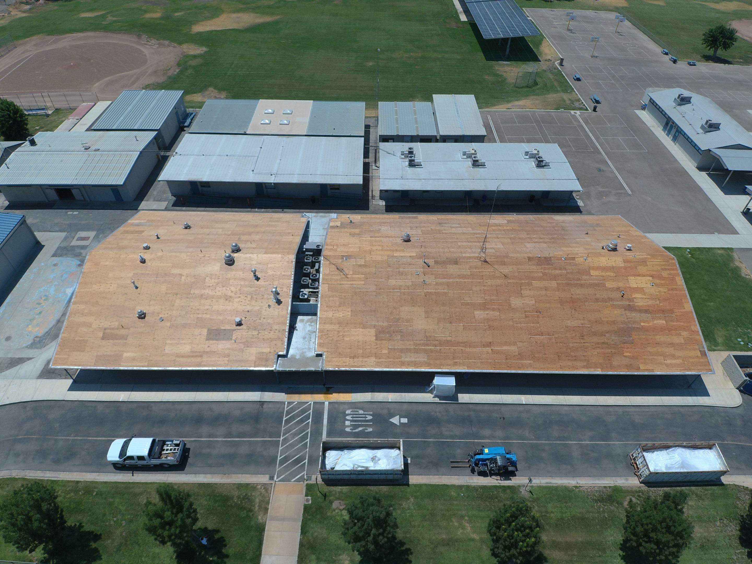 Certainteed Landmark Solaris shingle job using Certainteed Landmark Solaris composition shingles by Straight Edge Roofing Inc