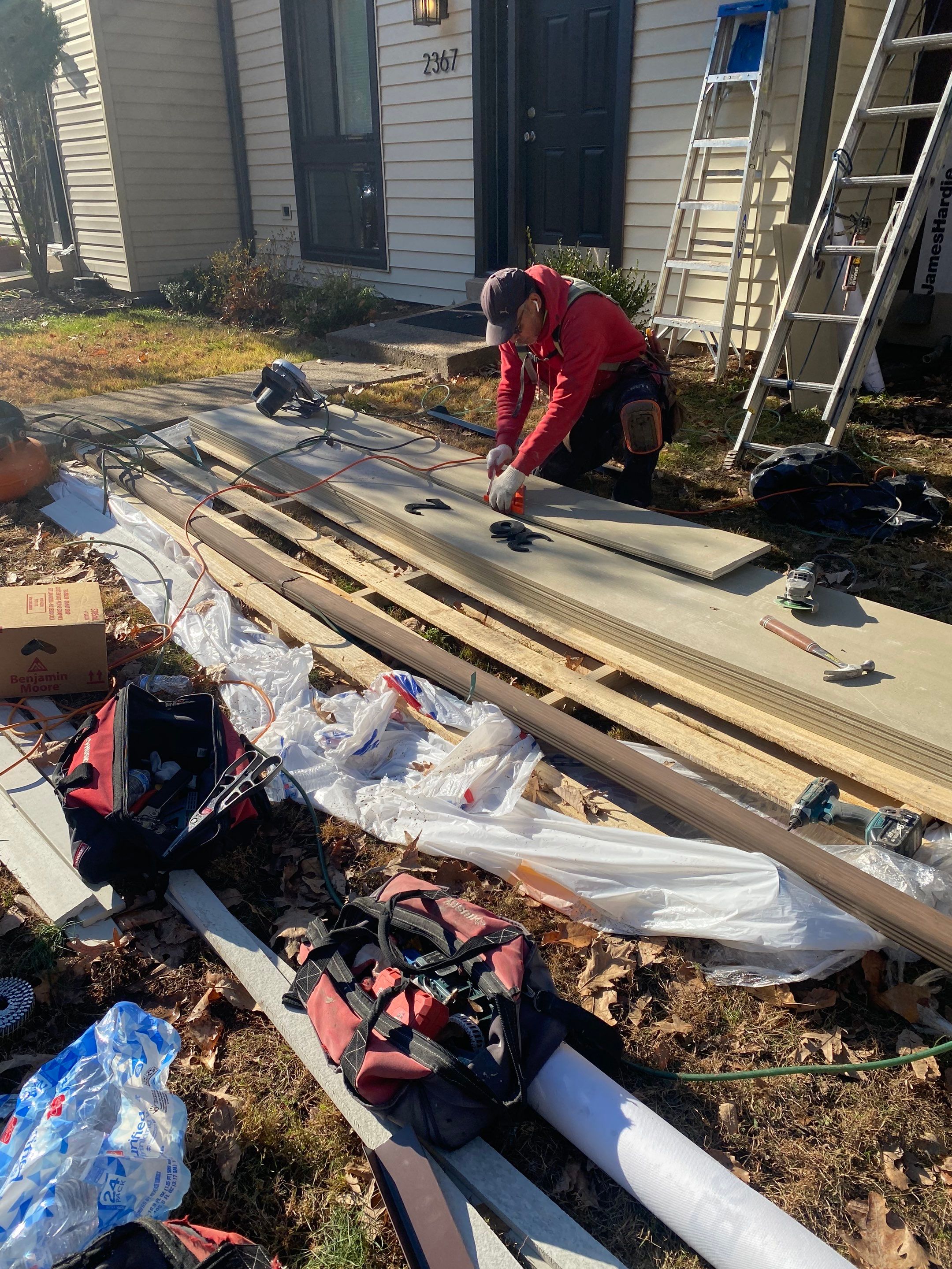 Reston: Residential Siding Replacement with James Hardie Statement Beaded Plank in Cappuccino Muffin by RM Banning, Inc.