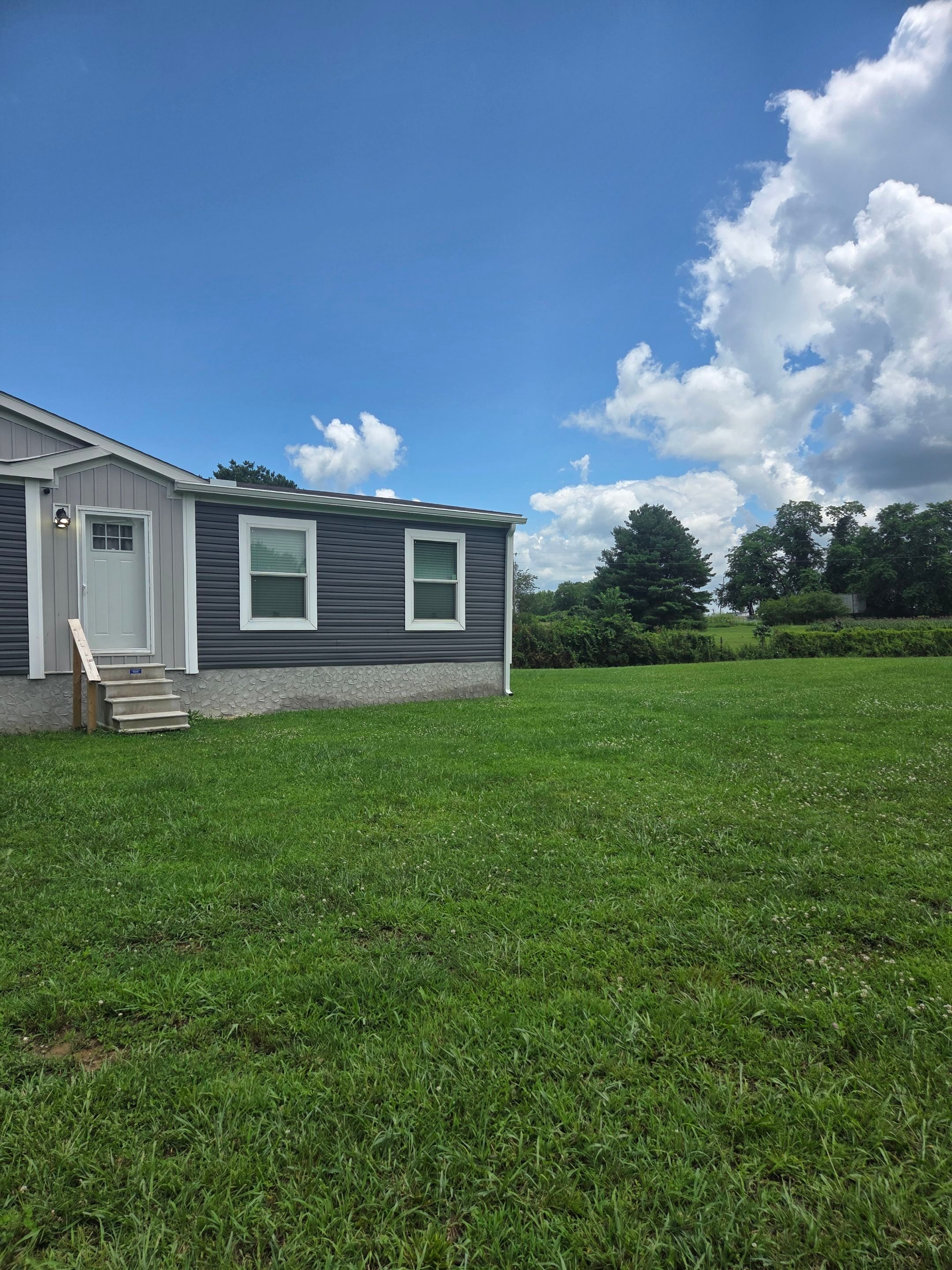 Seamless Gutter and Gutter Guard Installation in Crossville by Affordable Pros
