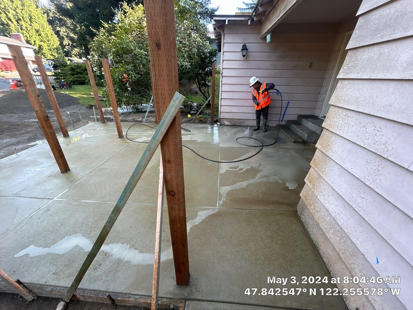 Modern Entry Fence by Jireh Asphalt & Concrete Inc 