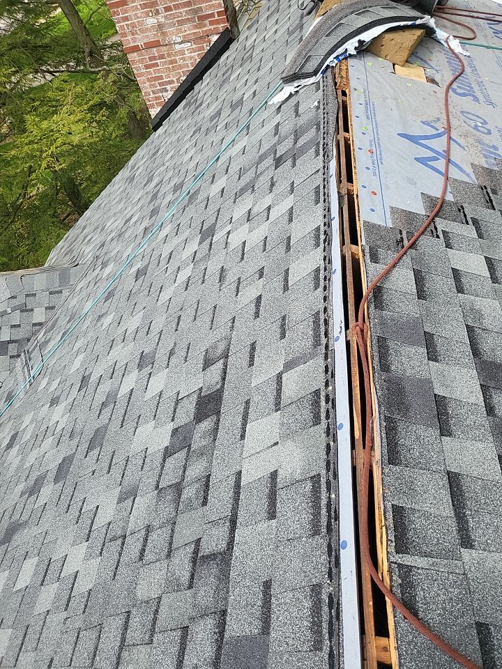 ATLAS PINNACLE COLOR: HEARTHSTONE DRIP EDGE: WHITE by Eagle Eye Roofing