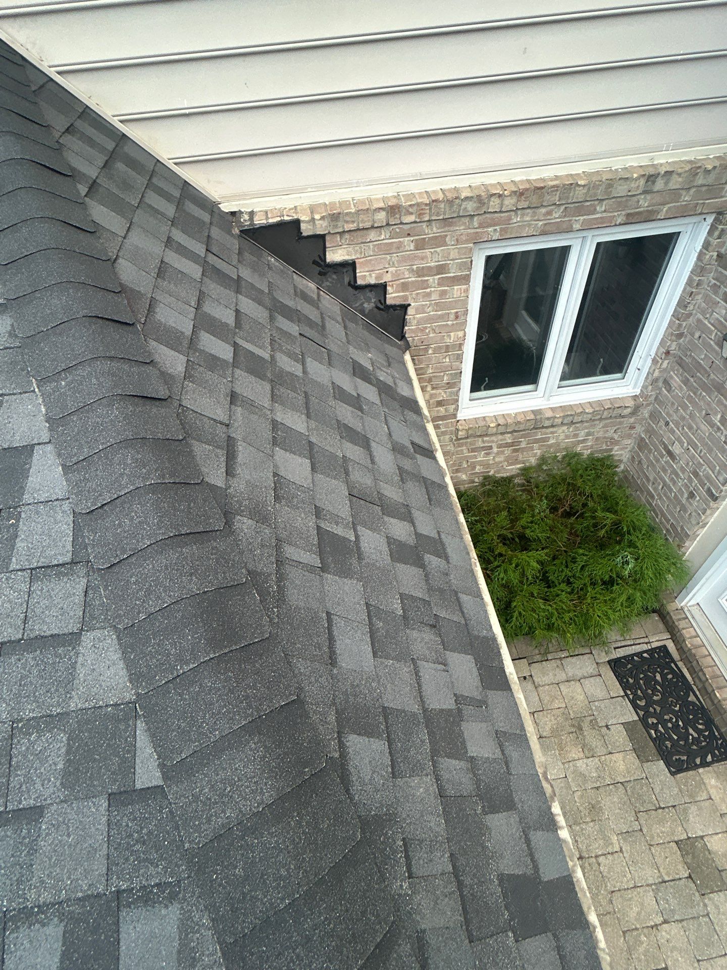Great Falls : residential Roof with CertainTeed Landmark Pro in Max Def Moire Black  by RM Banning, Inc.