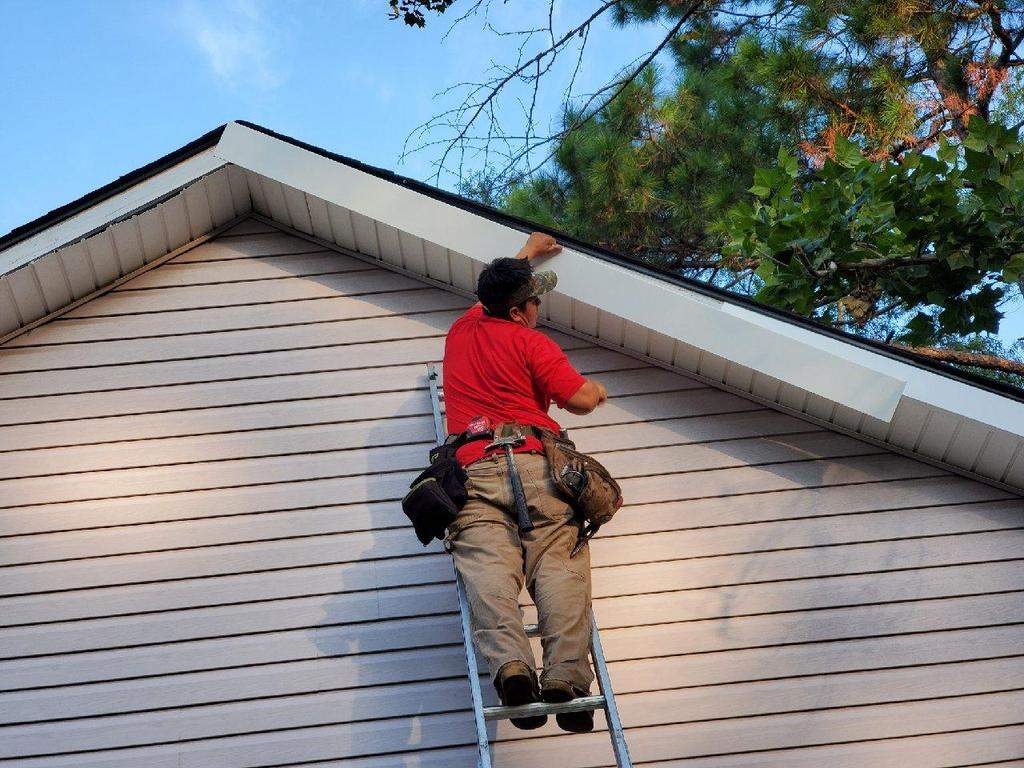 Residential Roofing Installation using Owens Corning Oakridge- Williamsburg Gray by Indigo State Roofing