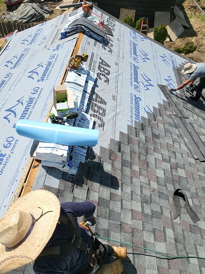 ATLAS PINNACLE COLOR: SUMMER STORM DRIP EDGE: WHITE by Eagle Eye Roofing