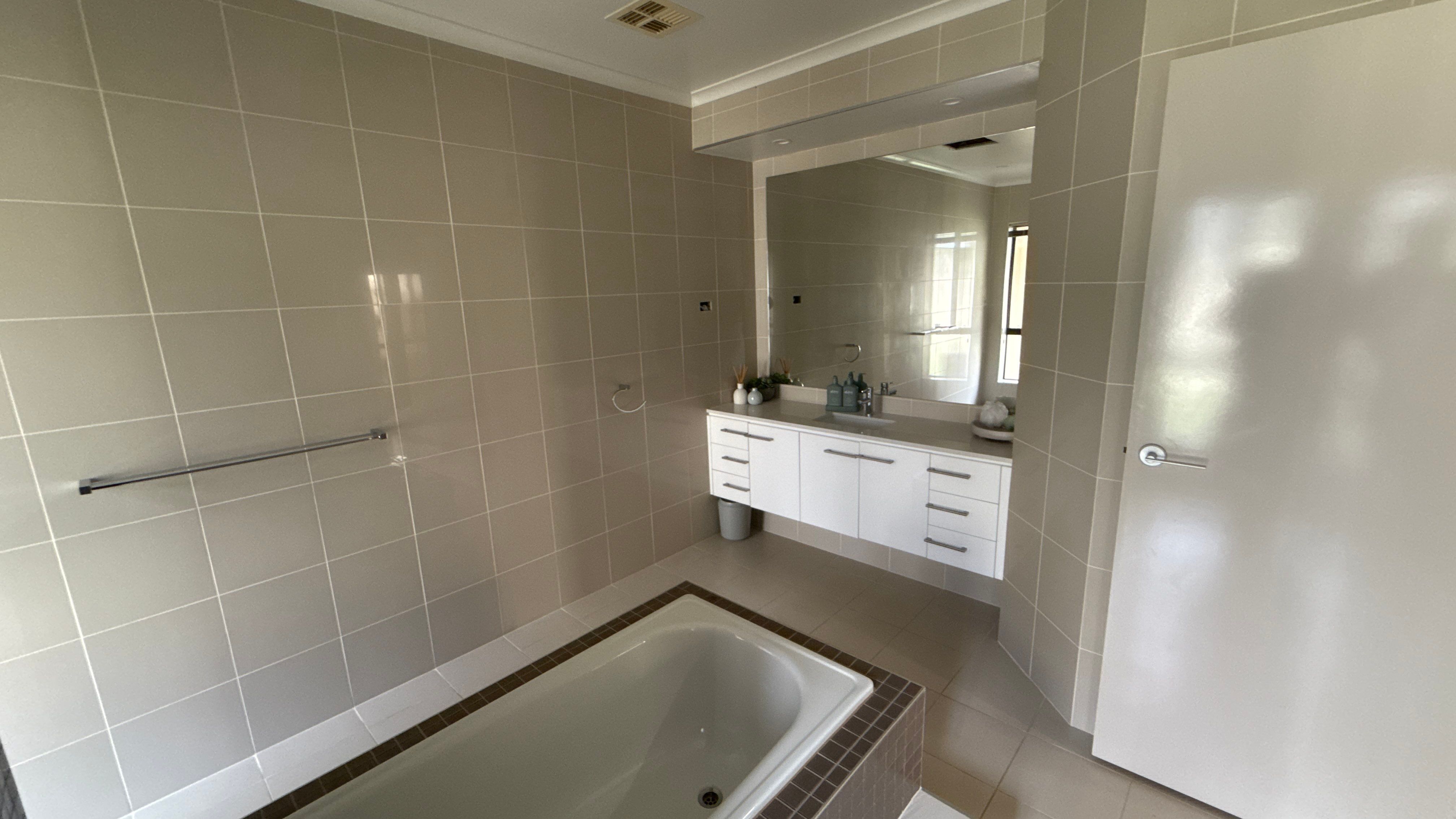 Jerrabomberra Project by Re-seal Bathrooms