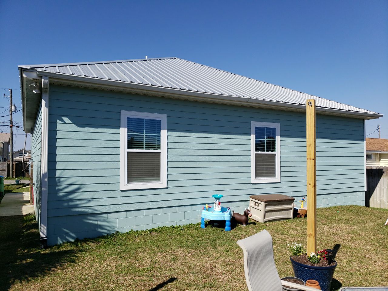 K-Style Seamless Gutter Installation using 6 Inch Seamless Aluminum Gutters by Gutter Professors