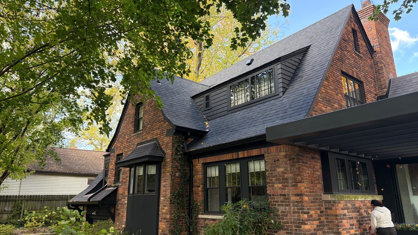 Roof Replacement using Owens Corning Onyx Black by 180 Contractors