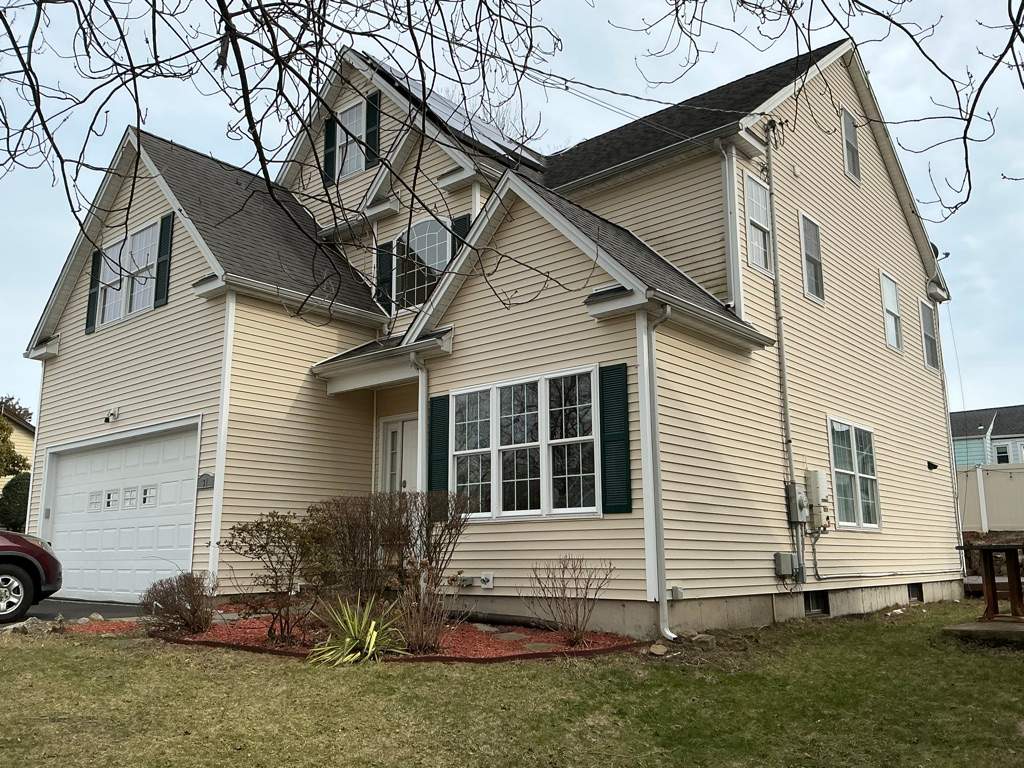 Norwalk DiGiorgi customer gets beautiful new roof! by DiGiorgi Roofing and Siding Inc