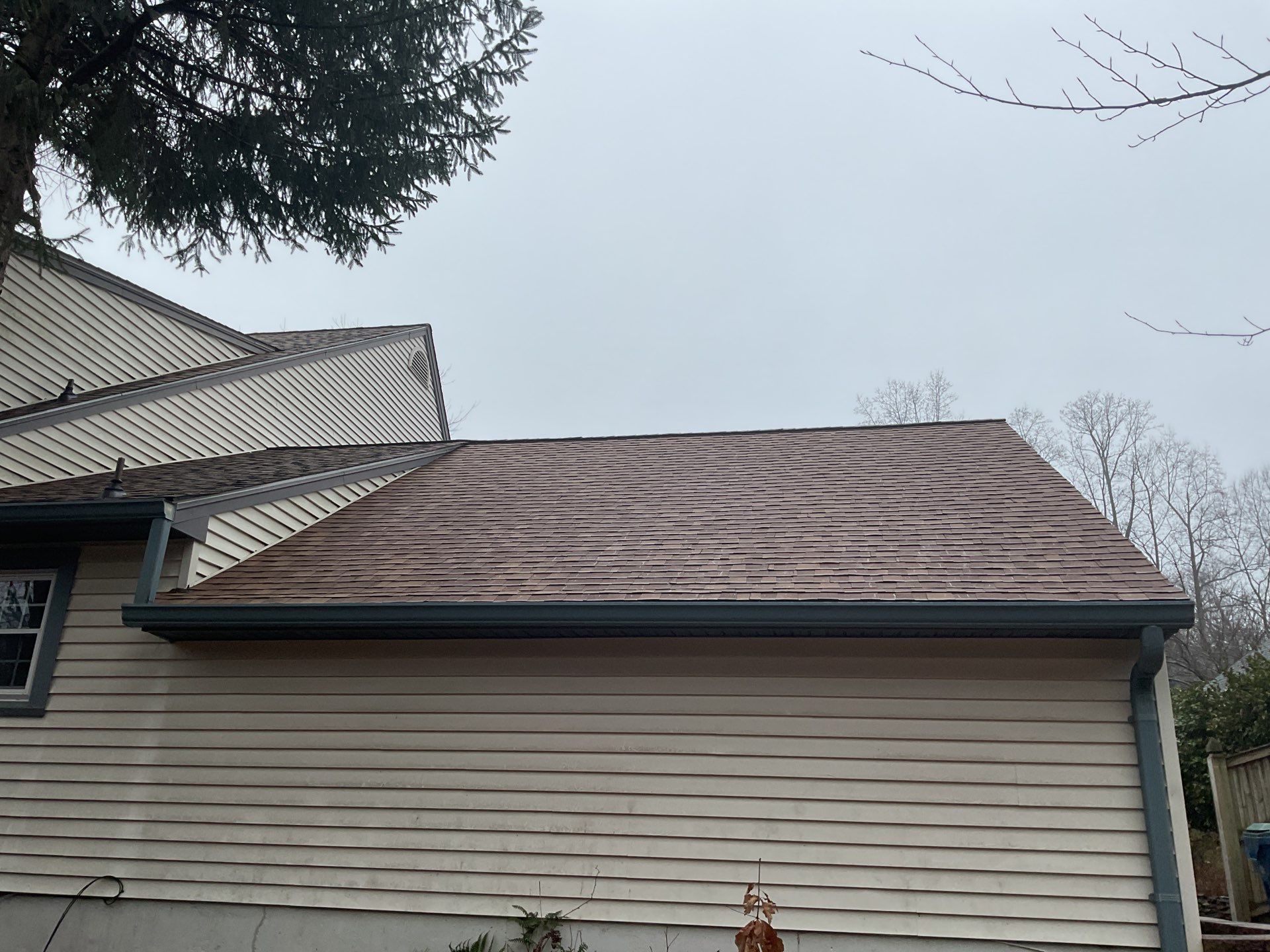 Springfield CertainTeed Landmark in Resawn Shake by RM Banning, Inc.