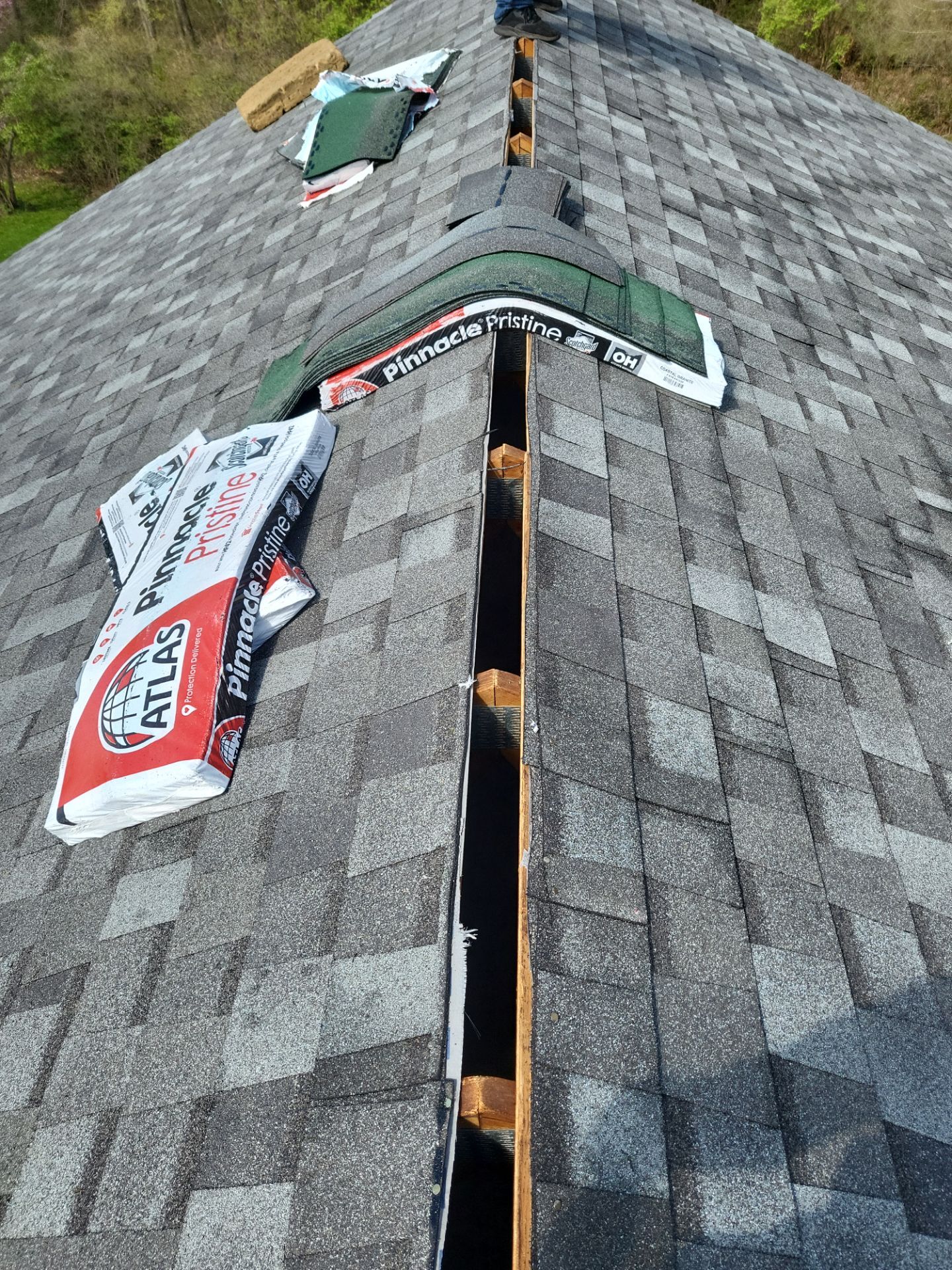 Atlas Pinnacle, Color, Coastal Granite, Drip Edge, Birch White by Eagle Eye Roofing