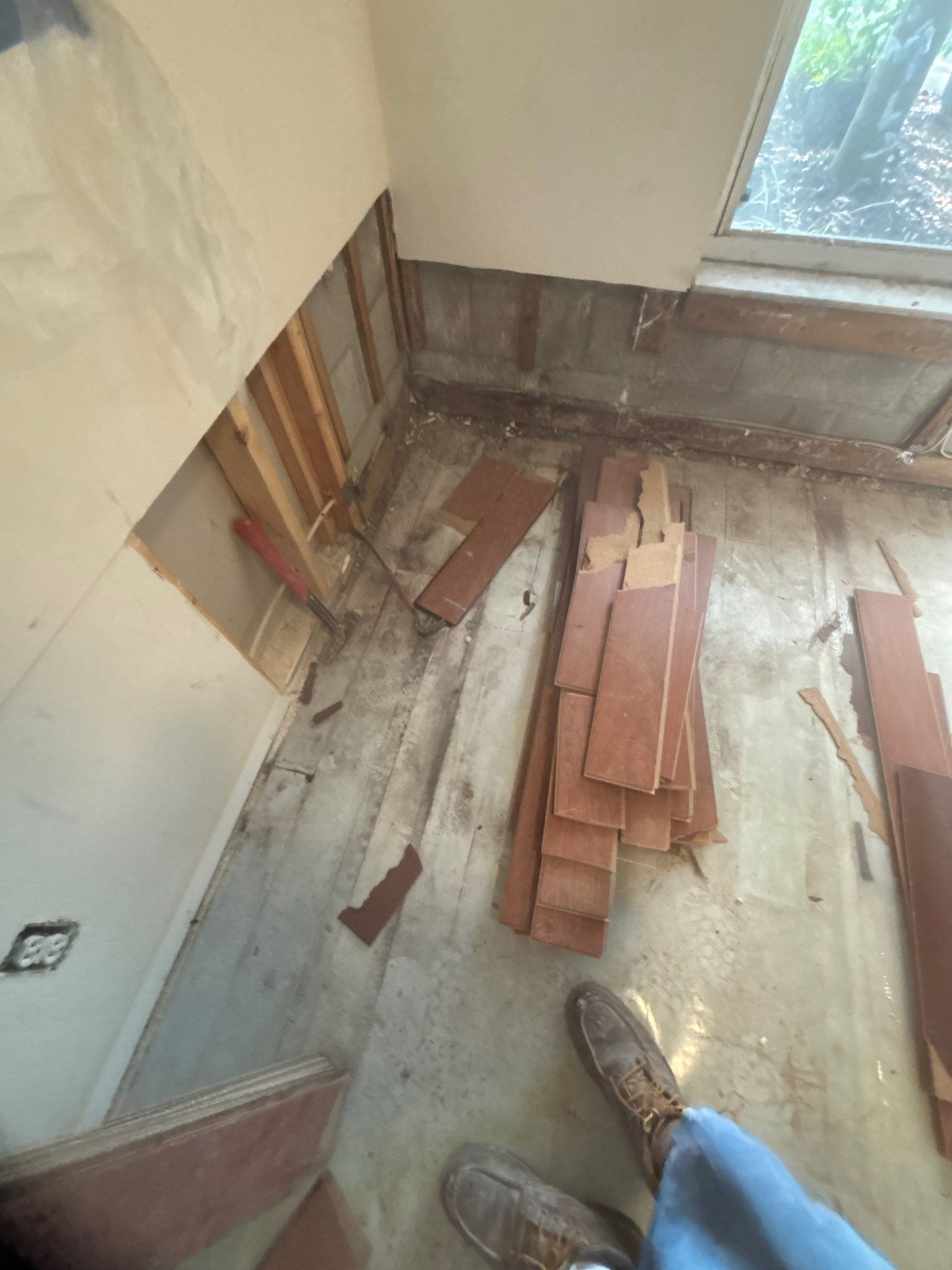 Water Damage Inspection In Bradenton Florida by Ampm Restoration Services