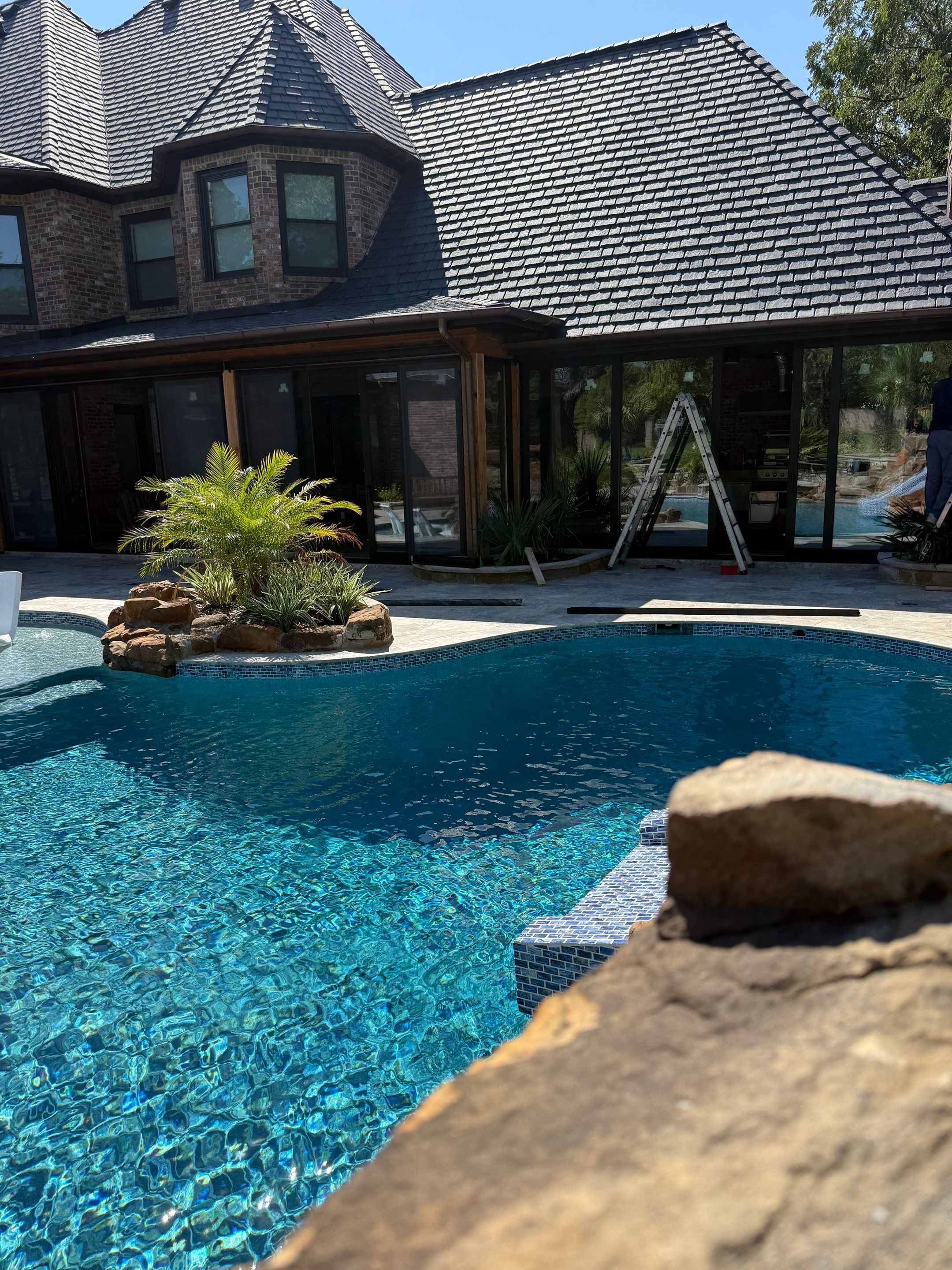 Five-Day Luxury Living: Rapid Patio Enclosure Installation by Tibi Soli LLC