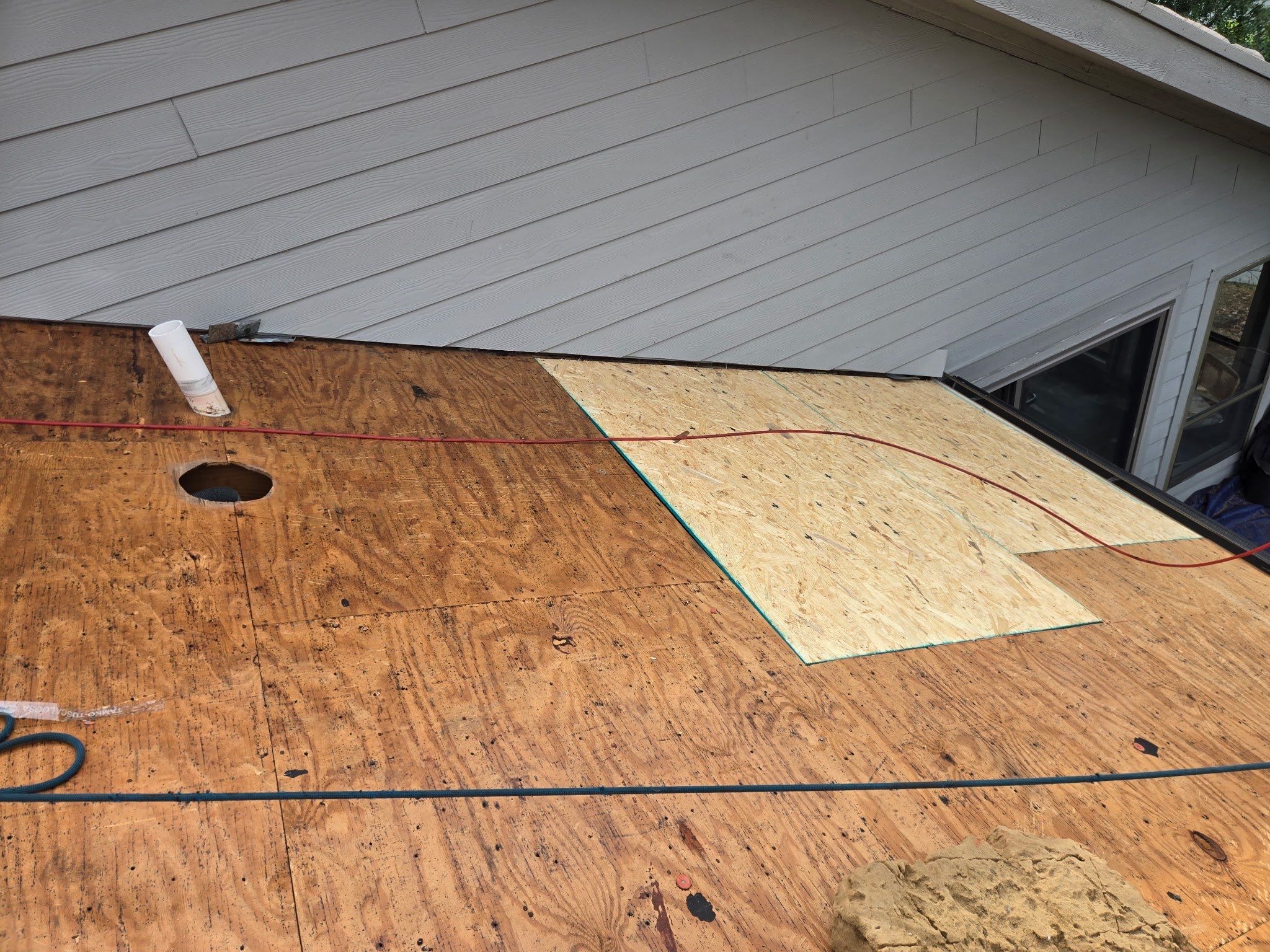 GAF Timberline HDZ Roof Replacement and Skylight Installation in Counce by Revival Roofing Services